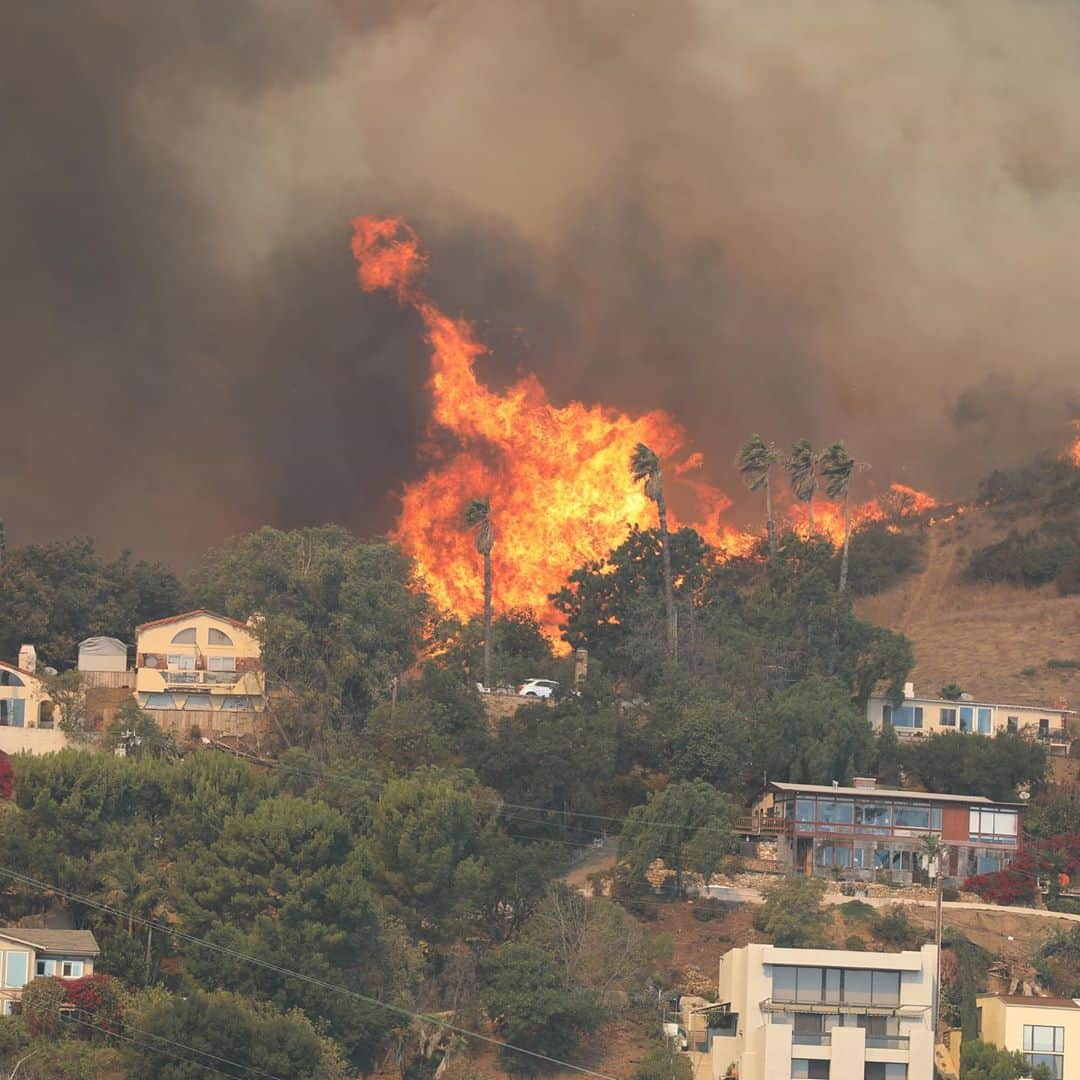 ブロディ・ジェンナーさんのインスタグラム写真 - (ブロディ・ジェンナーInstagram)「2 years ago today 🙏🏼 woolsey fire.」11月10日 16時21分 - brodyjenner