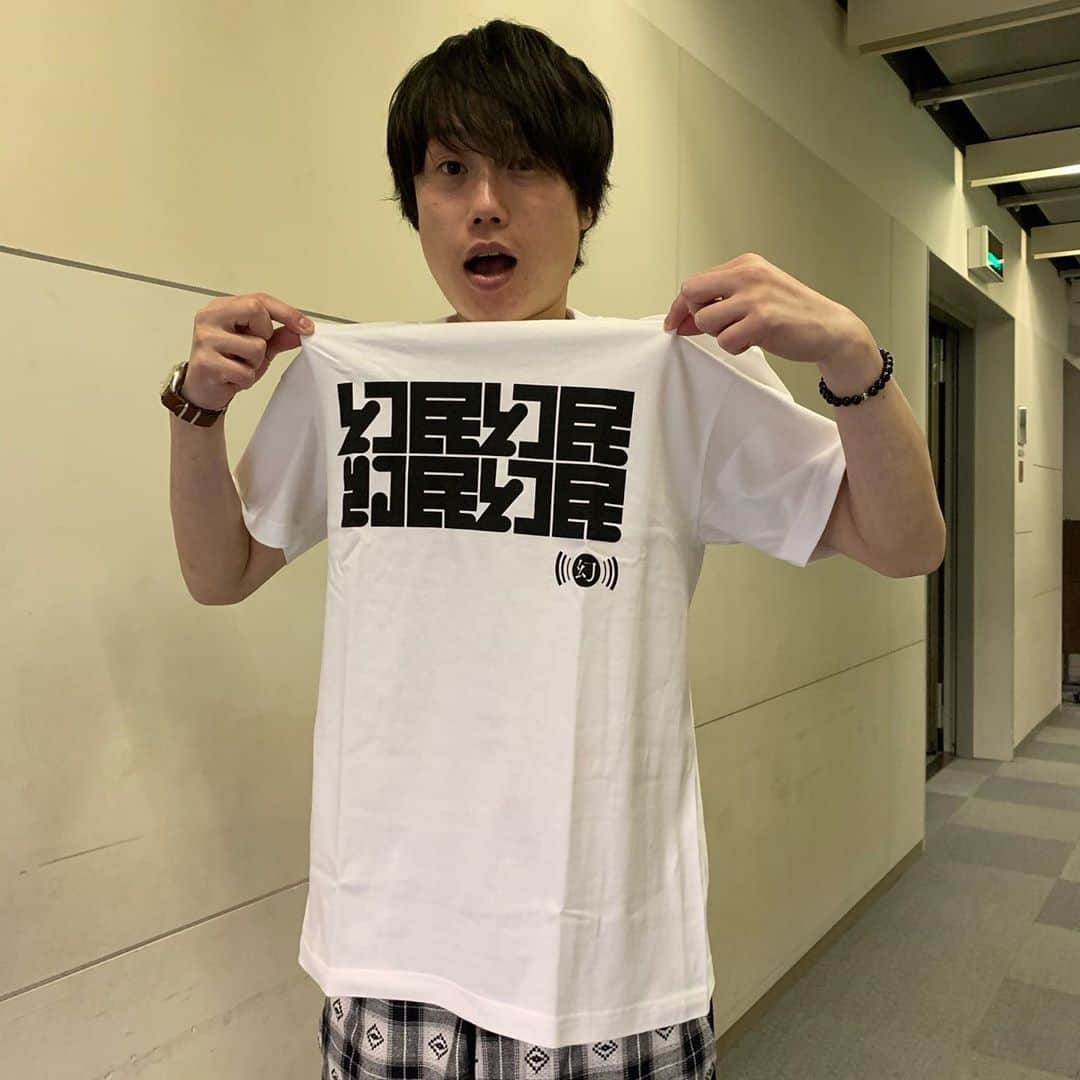 リリーさんのインスタグラム写真 - (リリーInstagram)「大好きなマイダディ、東野さんがやっているYouTubeラジオ「幻ラジオ」のTシャツをいただきました！！  昔観てた東野さんからもらえるなんて、感動！  ハイレグレスリングユニフォームとデカヘルメットも引き継げるよう、がんばろう！！  #幻ラジオ」11月10日 16時37分 - mtrzlily