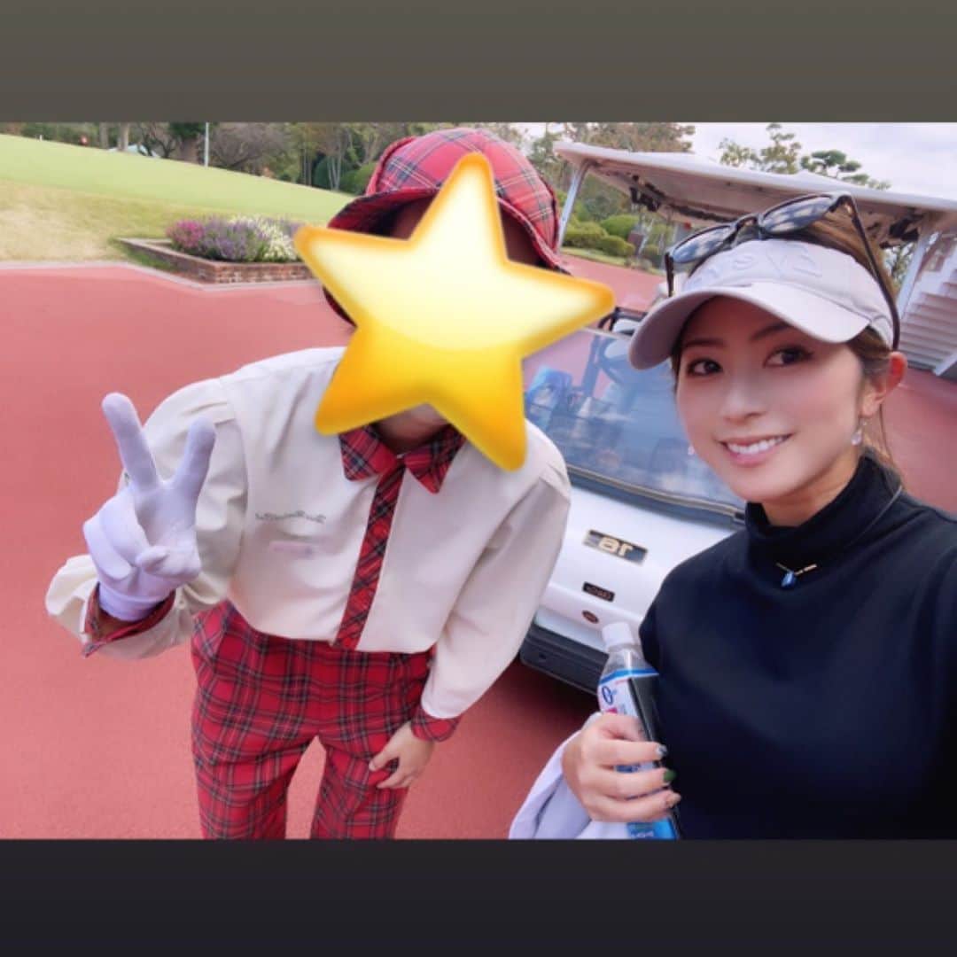 青木茉里奈のインスタグラム：「⛳️🍂 Three Hundred Club🌴🐠 今日ついてくれたキャディーさんと📷 ファンと言ってくださって、今日一緒だったの凄く喜んでくれて私の方が嬉しかった😊 より一層精進していこうと改めて思いました✊🏻✨頑張ります..✨  _ _ _ _ _ _ _ _ _ _ _ _ _ _ _ _ _ _ _ _ _ _ _ _ _ _ _ _ _  #golf #threehundredclub #神奈川県  #ありがとうございました」