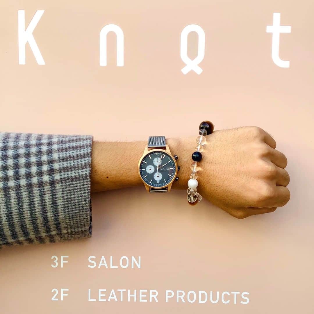 Maker's Watch Knotさんのインスタグラム写真 - (Maker's Watch KnotInstagram)「京都ギャラリーショップです。  カスタムを楽しんでいただき、素敵なセットをお選びいただきました。 ご来店ありがとうございました。 チェックのジャケットとチタンソーラーの相性抜群で秋冬にピッタリです！  TSC-39RGGR / MS-18GRGR  #knot #knot_official #knotwatch #kyoto #sanjyo #kyotosanjo #titanium #solar #chronograph #sapphireglass #watch #madeinjapani #customized #ノット #日本製 #メイドインジャパン #時計 #ペアウォッチ #カスタムウォッチ #チタニウム #ソーラークロノグラフ #サファイアガラス #三条 #京都三条」11月10日 17時00分 - makers_watch_knot