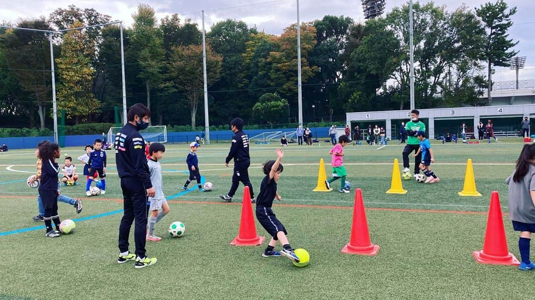 SC相模原さんのインスタグラム写真 - (SC相模原Instagram)「明治安田生命サッカー教室を行いました🙋‍♂️⚽️ * ご参加くださった皆様ありがとうございました☺️ * GK32#原田岳 選手 のキックは凄かったですね😳👏👏 * #水野晃樹#立花歩夢#池田航#原田岳#中村龍雅#ジョンイングォン #SC相模原#jleague#jリーグ」11月10日 17時00分 - s.c.sagamihara_players