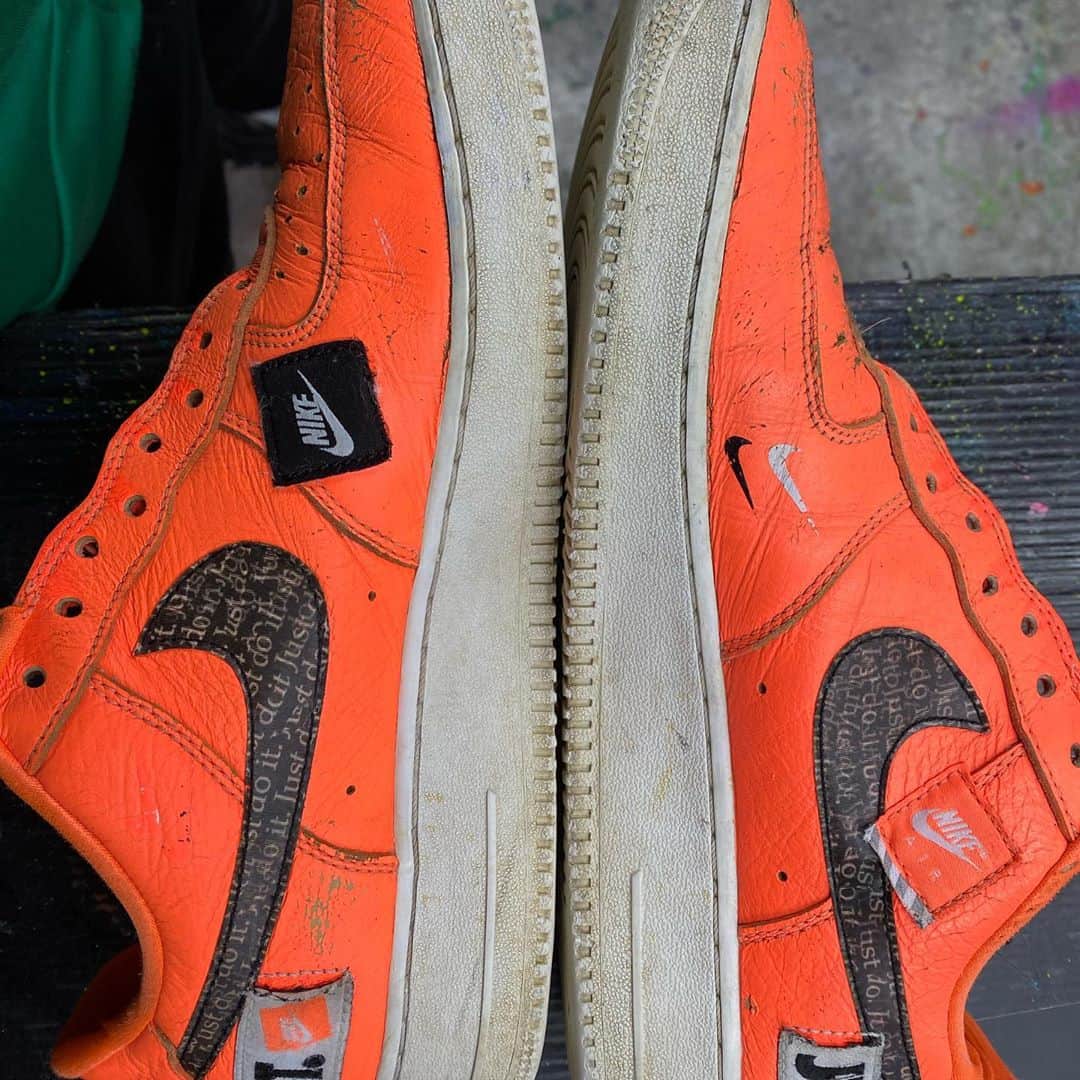 ディオニソさんのインスタグラム写真 - (ディオニソInstagram)「After & Before ... #custom #airforce1 #sneakers #sneakerhead #angelusdirect #sneakerholics #sneakersaddict #customshoes #customized」11月10日 17時10分 - blackdioniso_lb_lucaberioli