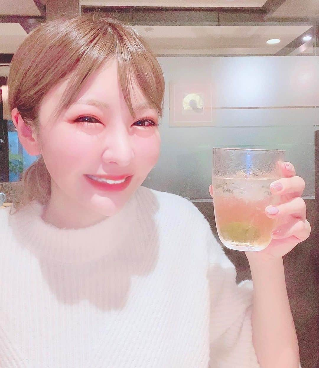 滝沢いおりさんのインスタグラム写真 - (滝沢いおりInstagram)「すき焼きと梅酒❤️ #木曽路 #すき焼き #網タイ先生」11月10日 17時06分 - takizawaiorir