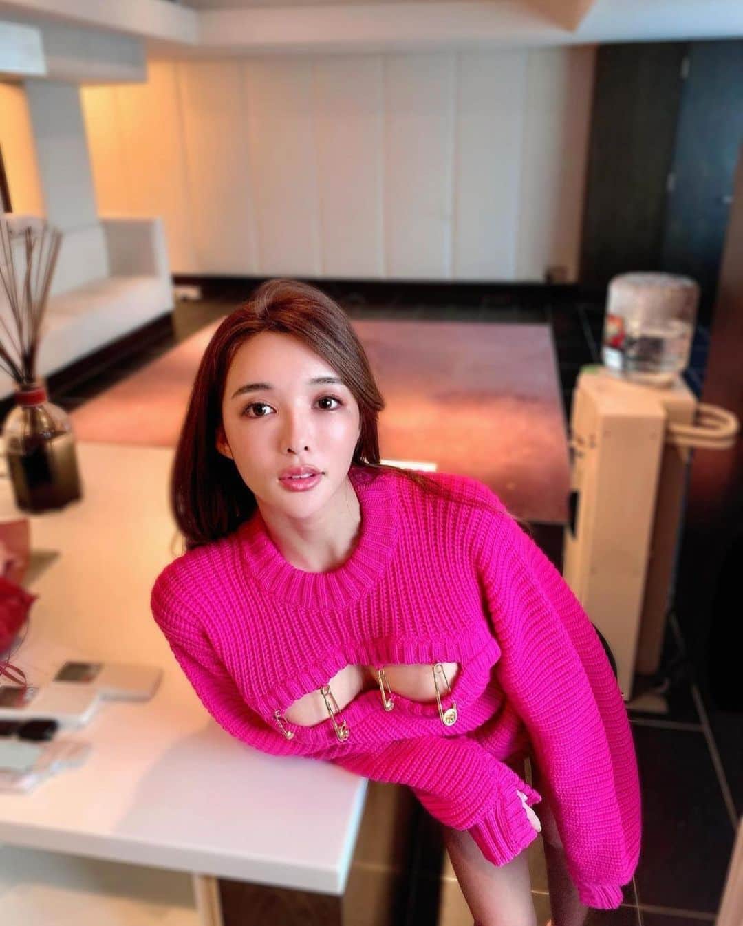 美女JAPANのインスタグラム：「どうも美女JAPANです！✨ ＊ ＊ 今回ご紹介するのはこの方‼️ ＊ Riregramさん！@riregram ＊ ＊ 色気が！🙈💕 魅力的なお胸💕 ＊ ＊ Riregramさんのアカウントには他にも素敵な投稿がたくさんあります！✨ ＊ 皆さんも是非チェックしてみてね🧸 ＊ ＊ 明日の投稿もお楽しみに！！ ＊ ＊  #色気 #可愛い #綺麗 #かわいい #写真集 #モデル #美肌 #笑顔 #スタイル抜群 #可愛い #可愛すぎ #会いたい #天使 #美女 #美人 #美しい #清楚 #スタイル #色白 #スタイル抜群 #美脚 #素敵 #カワイイ #応援」