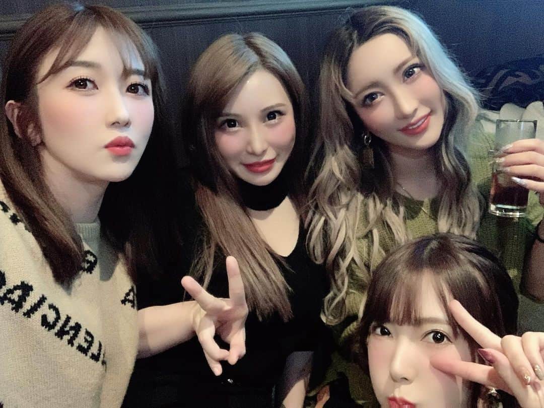 のインスタグラム：「みんなで夜過ごした😊💖」