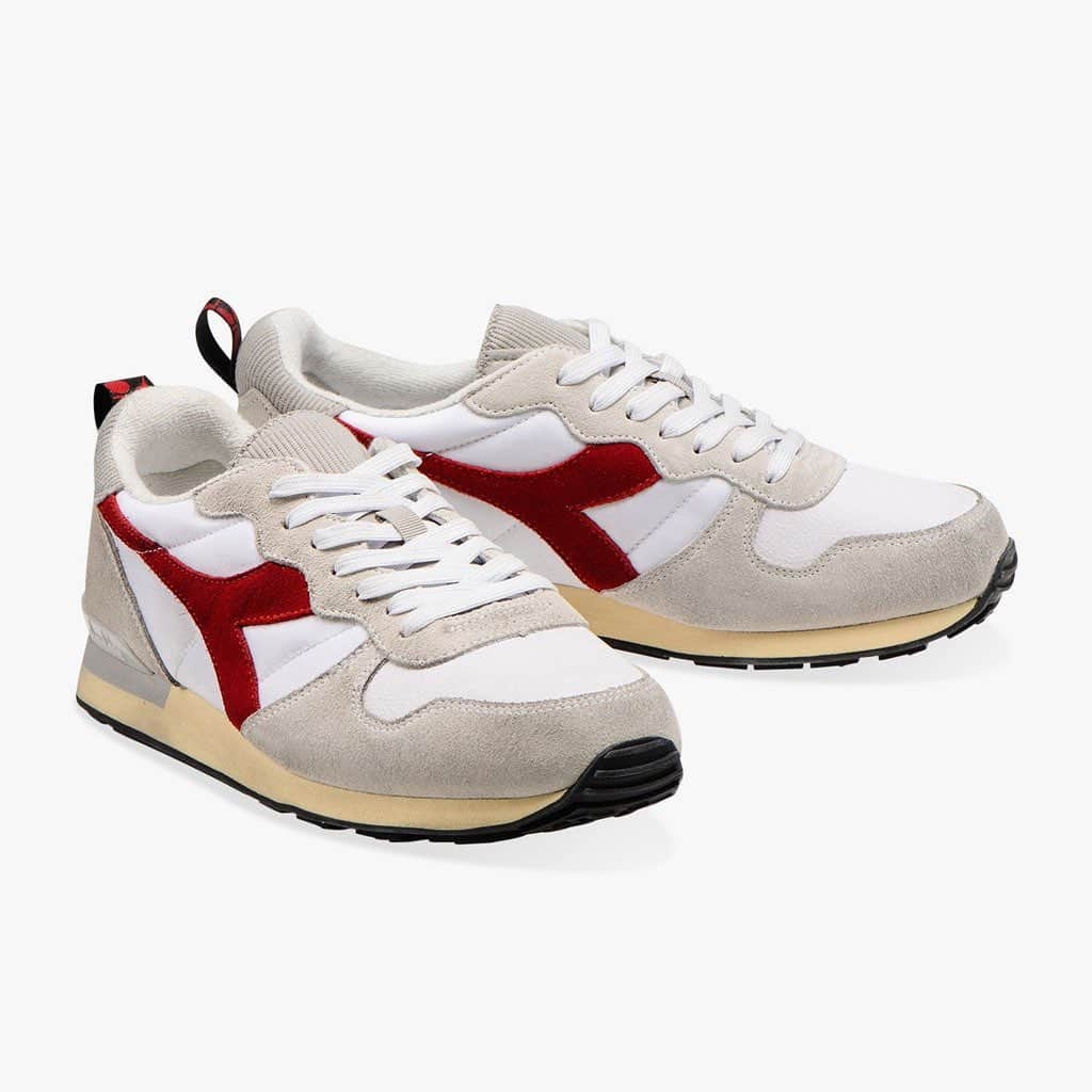 ディアドラさんのインスタグラム写真 - (ディアドラInstagram)「【diadora PRODUCT INFORMATION】  "camaro used"  diadora sportswearコレクションの代表作 "camaro" のユーズド加工バージョン。 アッパーには荒めのフルグレインレザーを使い、スウェードとの相性もばっちりな履き込むほどにエイジングが楽しめる逸品です。 またシュータンやヒールに使用したフリースやナイロンテープ使いなど遊び心を忘れないイタリアブランドらしいプロダクトに仕上がっています。  #diadora #diadorasportswear #camaro #makeitbright #sneakers #ディアドラ #ディアドラスポーツウェア #カマロ #スニーカー」11月25日 12時59分 - diadoralifestyle_japan