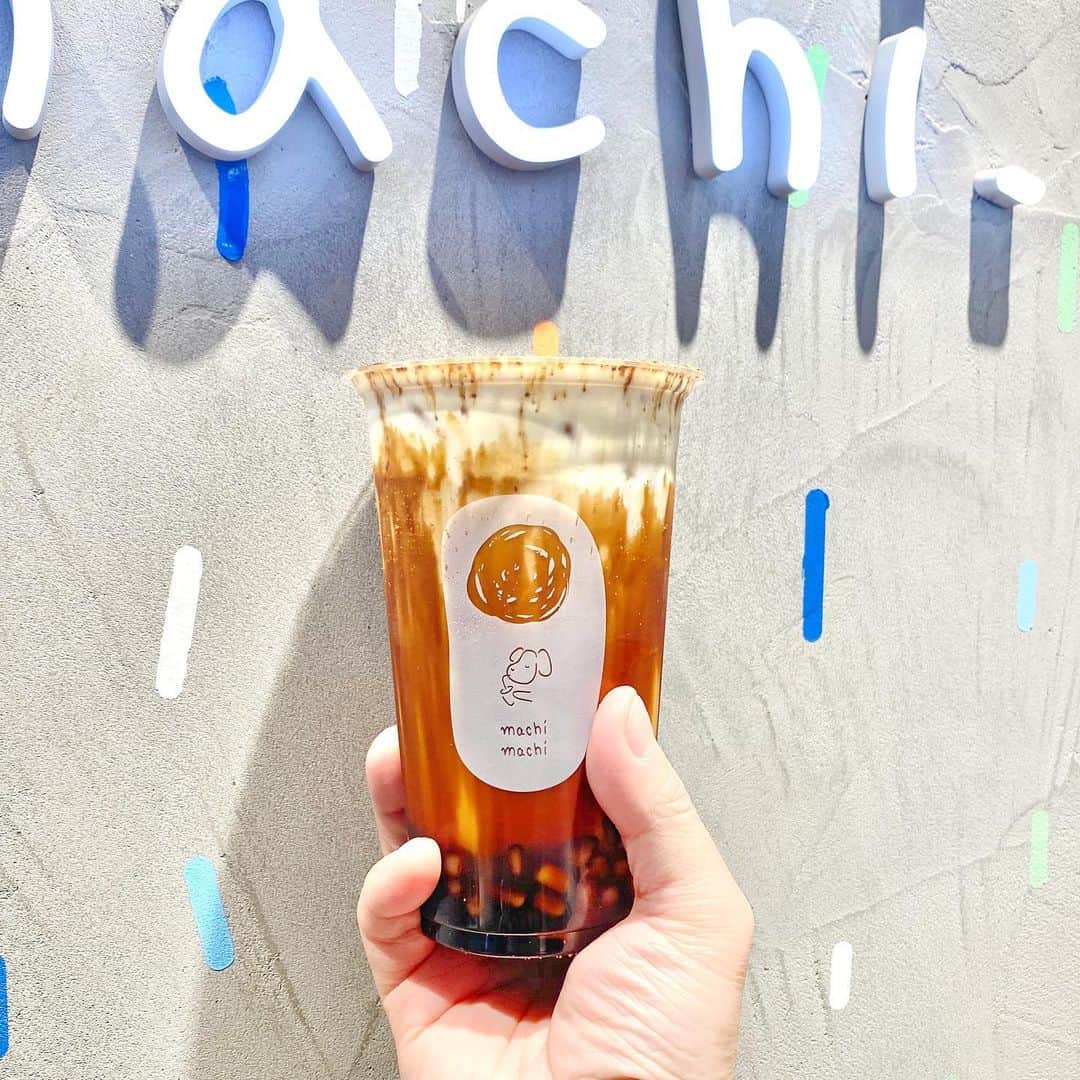天王寺ミオさんのインスタグラム写真 - (天王寺ミオInstagram)「この時期おすすめのスイーツメニューをご紹介♪ . ●黒糖チーズミルクティー(ホット/アイス) 日月譚紅茶のミルクティーをベースに、沖縄県産黒糖を使用したホームメイドシロップと、タロイモボールの柔らかな甘さをプラス♡ 黒糖の甘みと塩気のあるチーズクリームの黄金バランスが楽しめます♪ . 商品の詳細は店舗へお問い合わせください。 ーーーーーーーーーーーーーーーーーーーーーーーーーー 天王寺ミオ 本館1F machi machi TEL：06-6770-1090 ーーーーーーーーーーーーーーーーーーーーーーーーーー #machimachi  #マチマチ #天王寺ミオ #tennojimio #天王寺mio #텐노지미오 #関西 #간사이 #osaka #오사카 #大阪 #tennoji #텐노지 #天王寺 #あべの #タピオカ #チーズティー #タピ活 #タピオカ巡り #タピオカミルクティー #cheese #チーズ #タピオカ好き #タロイモ #タロイモミルクティー #台湾 #黒糖チーズミルクティー #チーズミルクティー #ミルクティー」11月25日 13時01分 - tennojimio_official