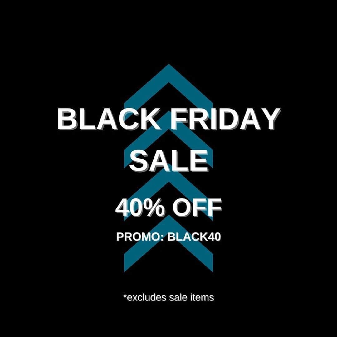 マイケル・クリムさんのインスタグラム写真 - (マイケル・クリムInstagram)「@klimbymichaelklim  ・・・ BLACK FRIDAY SALE STARTS NOW!⁠ 40% OFF SKINCARE⁠ PROMO: BLACK40⁠ excludes sale items.⁠ .⁠ #klimbymichaelklim #blackfriday」11月25日 12時11分 - michaelklim1