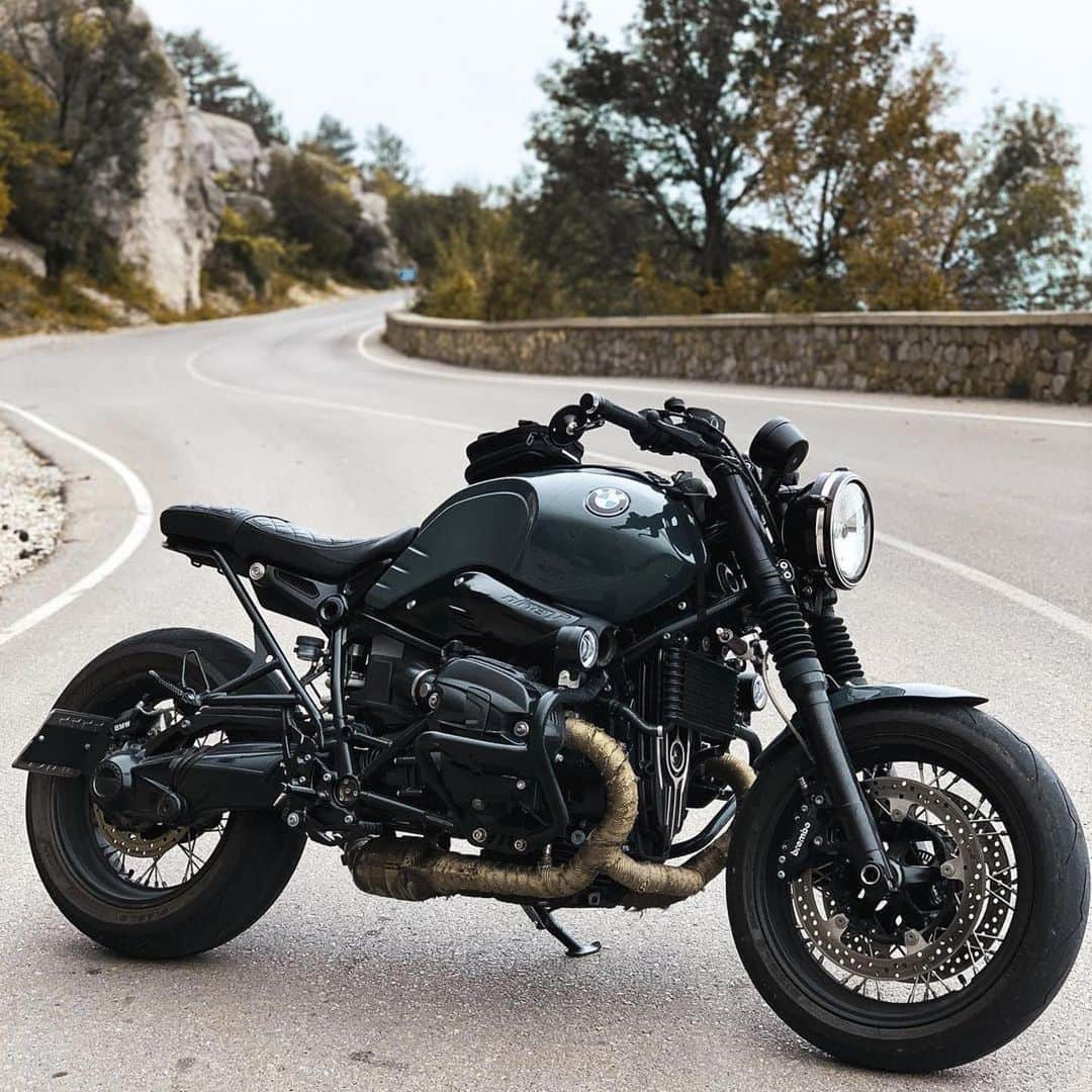 epidemic_motorsさんのインスタグラム写真 - (epidemic_motorsInstagram)「BMW by  @kovalenkokolya ・・・ #bmwmotorrad #rninetpure #bmwrninet #makelifearide #motorcycle #epidemic_motors #streetcaferacers #crimea_life #motolife #r9tgram #rninetworldwide #acrapovic #motorcyclesofinstagram #motorrad #ride #rolandsandsdesign #caferacer #roadster #classicmotorcycle #2wheels #bike #adventuretime #moto #fujifilm #x100f」11月25日 12時29分 - epidemic_motors