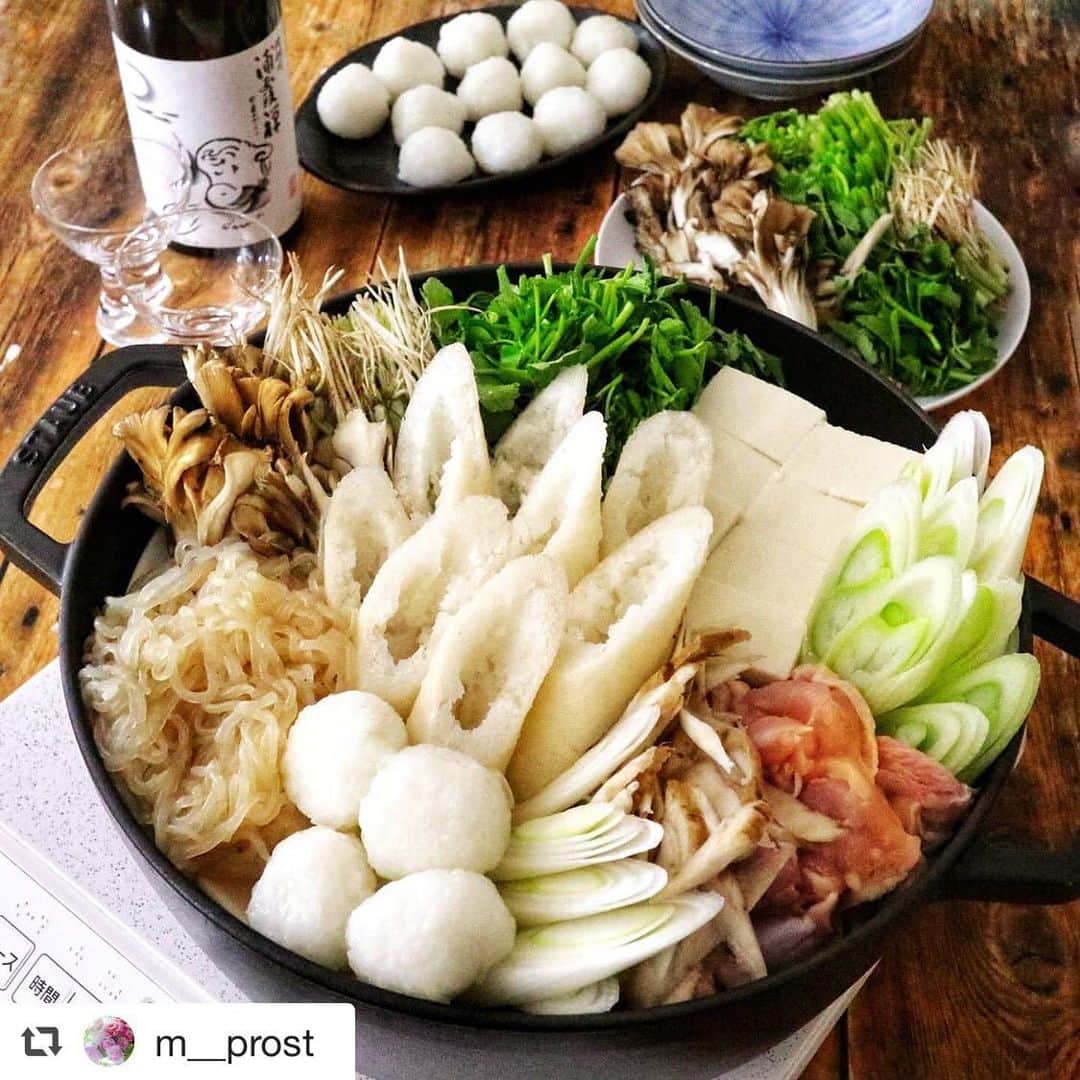 #macaronimate(マカロニメイト)プロジェクトのインスタグラム：「【マカロニメイトTOPICS✍️】 ここ最近一気に気温が下がり、本格的に冬到来の季節になってきましたね⛄️🤧そんな日には心もからだも温まるお鍋はいかがでしょうか？💓 . 今回は、マカロニメイトの #お鍋アイデア をご紹介します👩‍🍳 . ▶ きりたんぽ鍋： @m__prost さん ▶ かぼす鍋： @tea_369 さん ▶ ブイヤベース鍋： @yukazou1974 さん ▶ トマト鍋： @kumi_x_93 さん ▶ ごま味噌ラー油豆乳鍋： @toda_saki さん . 市販の鍋つゆに飽きたら、ぜひご家庭で素敵なお鍋を作ってみてくださいね✨🍲 . ------------------------------------------------- マカロニメイト公式アカウントです。 #マカロニメイト を付けて写真を投稿すると、 macaroni記事やこのアカウントでご紹介させていただく場合がございます✨ おいしい写真をどんどん投稿し、編集部と共にmacaroniを盛り上げてくださいね🍳 ------------------------------------------------- ◆macaroni編集部の記事や動画制作に力を貸してくれる「マカロニメイト」を大募集中◆ 詳しくはプロフィールのURLをチェックしてね！ ------------------------------------------------- . #今日の献立#ふだんごはん#節約ごはん#おうち居酒屋#今日の夕飯#てづくりごはん#今日のランチ#おうちごはん#今日のごはん#ご飯記録#料理記録#おゆうはん#簡単ごはん#料理日記#ごはん日記#今日の食卓#簡単おつまみ#おつまみレシピ#日々の暮らし#豊かな暮らし#料理好きな人と繋がりたい#暮らしの記録#献立記録#手料理日記#집밥#요리스타그램」