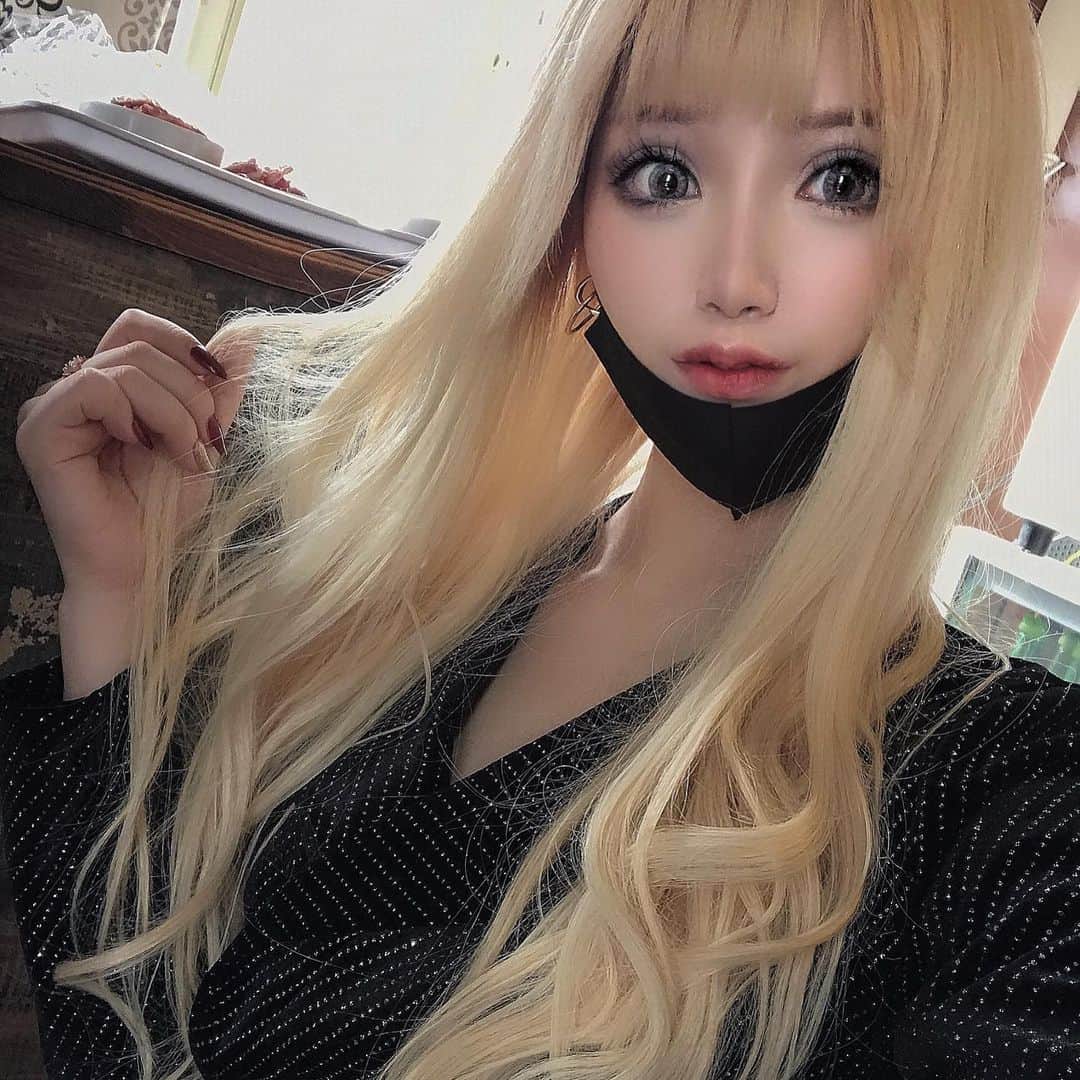 侑季美怜のインスタグラム：「金髪とても気に入った💛」
