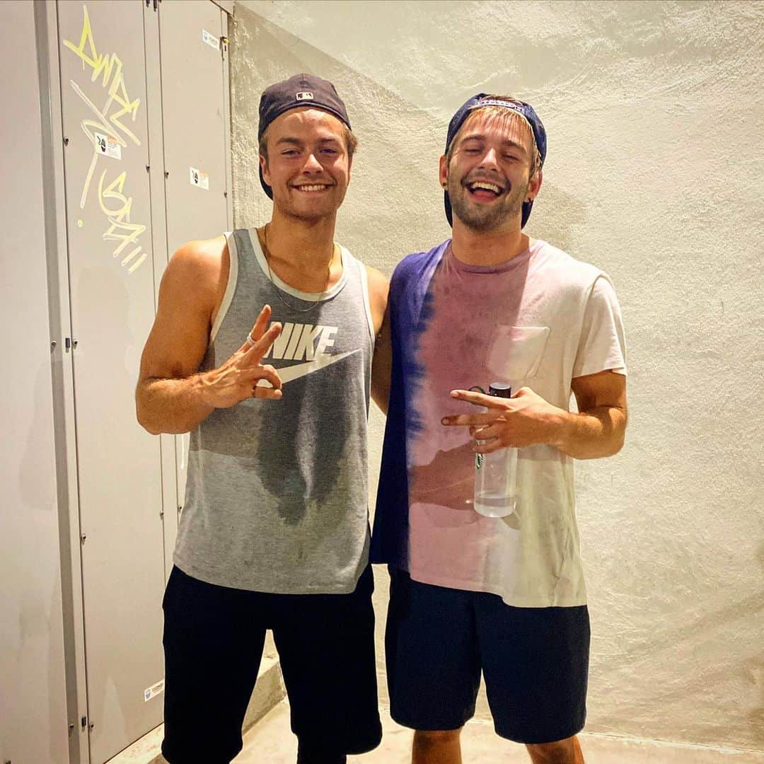 ジャック・グリフォーのインスタグラム：「Happy birthday brother Pey!! #hesfeelin22」