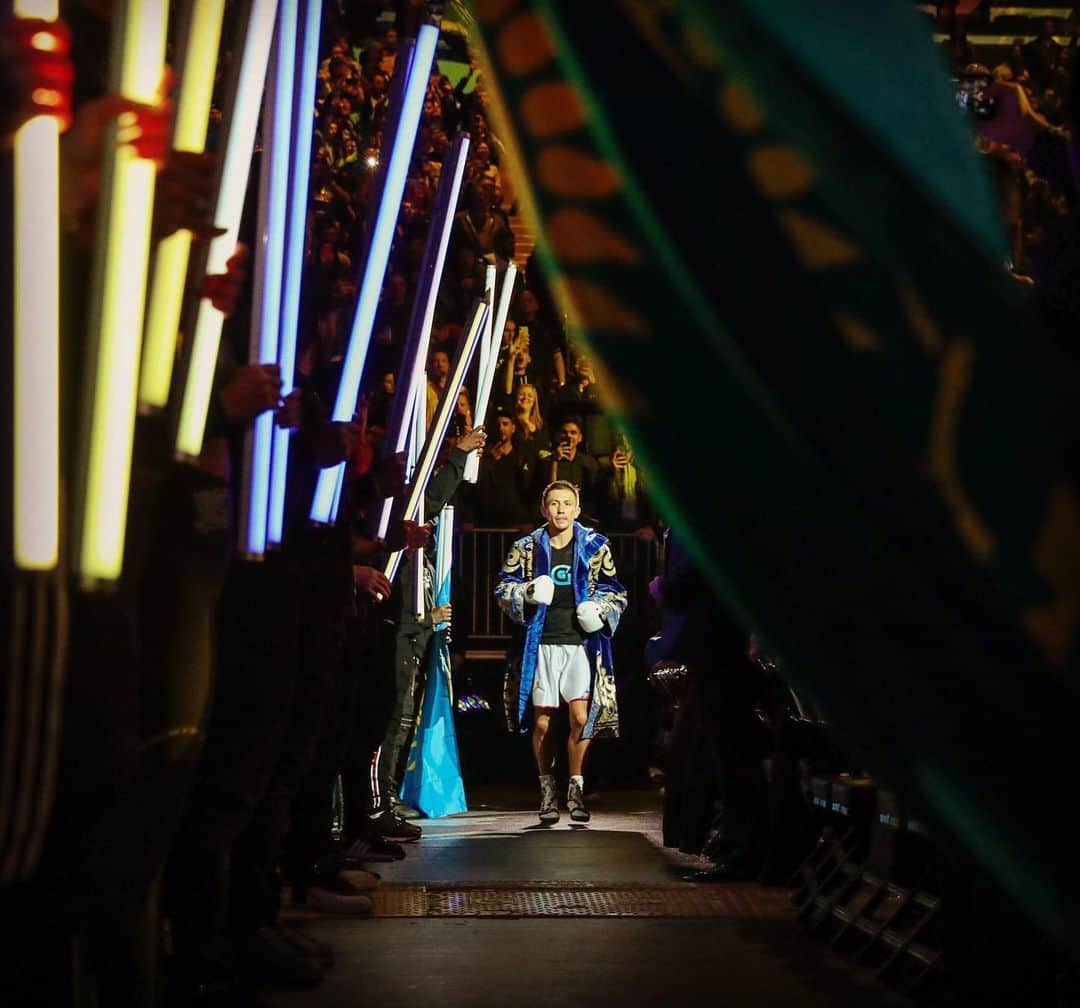 ゲンナジー・ゴロフキンのインスタグラム：「See you soon. Going for my goal - a record 21st World title defense 💥  Иду к своей цели - рекордной 21-ой защите чемпионских титулов. Скоро увидимся 💪🏻」