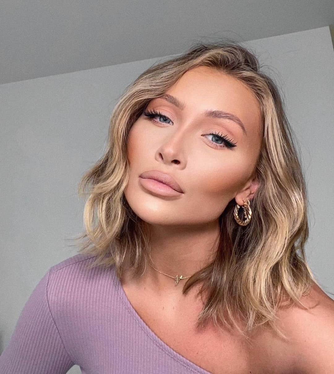 Too Facedのインスタグラム：「OMG 🔥 #regram @sarahhashcroft Soft matte glam always 🦋 using Born This Way Matte Foundation. This foundation honestly stays matte all day, which for someone who always ends up shiny is a dream 👏🏼 #tfbornthisway #toofacedambassador #toofaced」