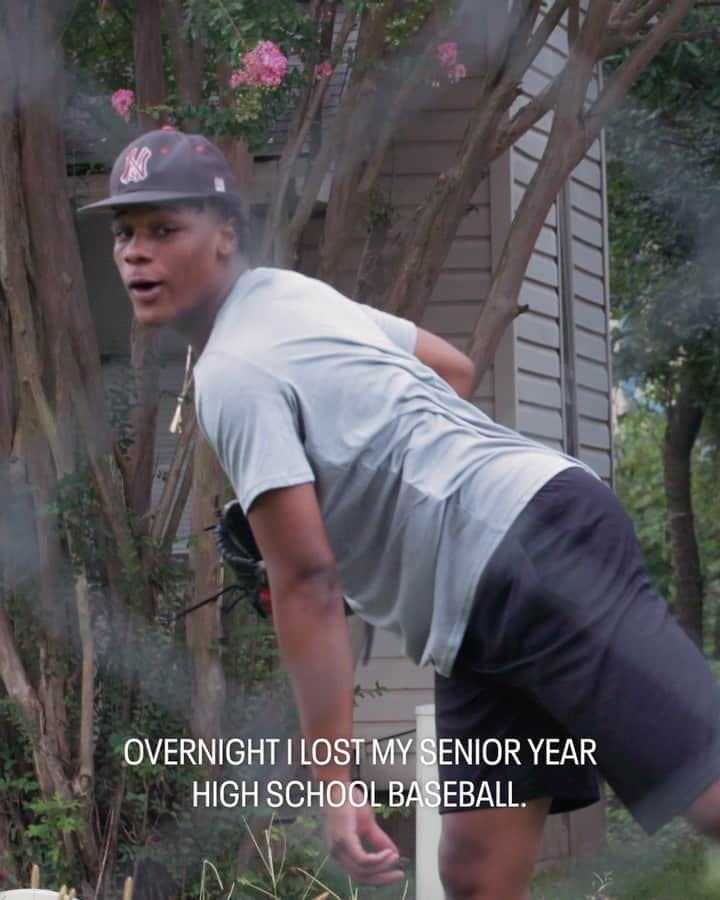 Under Armourのインスタグラム：「No senior season meant no college recruitment for thousands of athletes this past spring. However, for Arkansas native Khaden Washington, a rare second chance turned into a life-changing opportunity. 👀 our story and head to our IGTV to learn more about Khaden’s journey. #TheOnlyWayIsThrough」