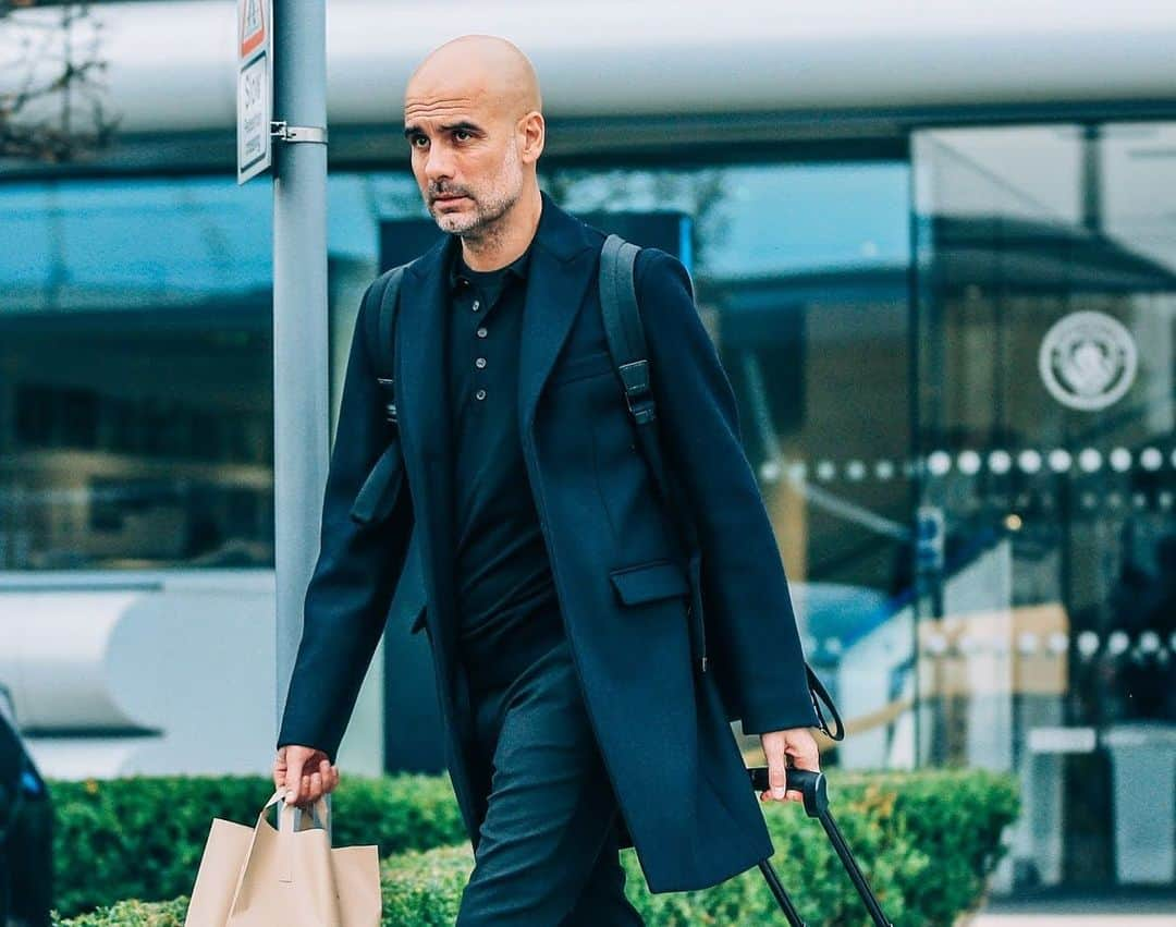 マンチェスター・シティFCさんのインスタグラム写真 - (マンチェスター・シティFCInstagram)「Steppin’ out for business in @dsquared2 🔥 #mancity」11月25日 4時32分 - mancity