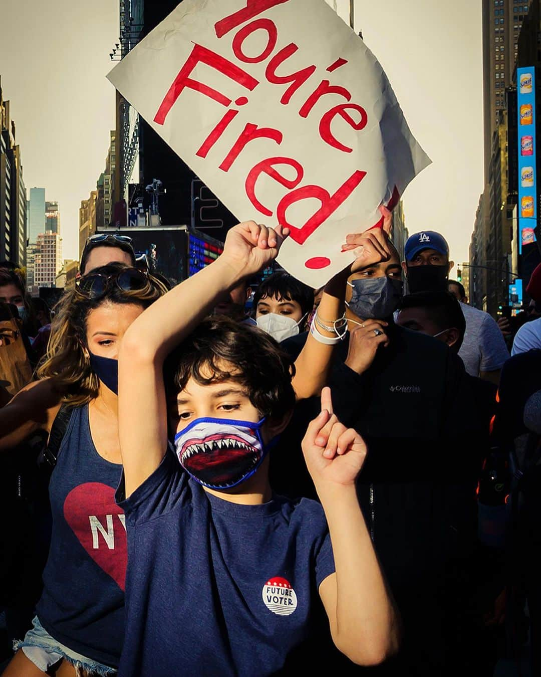 ナショナルジオグラフィックさんのインスタグラム写真 - (ナショナルジオグラフィックInstagram)「Photos by @dina_litovsky / When Joe Biden was announced as President-elect on November 7, I went out to capture the mood on the streets of New York City. The whole city seemed to be intoxicated by the victory, full of happy noise—cars honking, people singing and laughing. I witnessed the pent-up frustration of the past four years explode into a wave of joyful optimism. For more images, follow me @dina_litovsky.」11月25日 4時37分 - natgeo