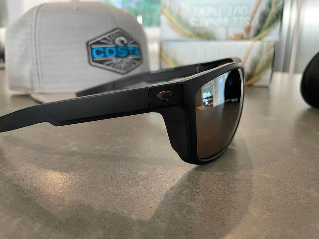 Brent Ehrlerさんのインスタグラム写真 - (Brent EhrlerInstagram)「Newest edition...the Ferg...I call her the Fergi Ferg. I’ve always liked bigger frames and bigger lenses for better coverage. The Diego is great for that. The Ferg is a little smaller, lighter and still has the coverage. ☀️ 👓 @costabassfishing #seewhatsoutthere」11月25日 4時58分 - brentehrlerfishing