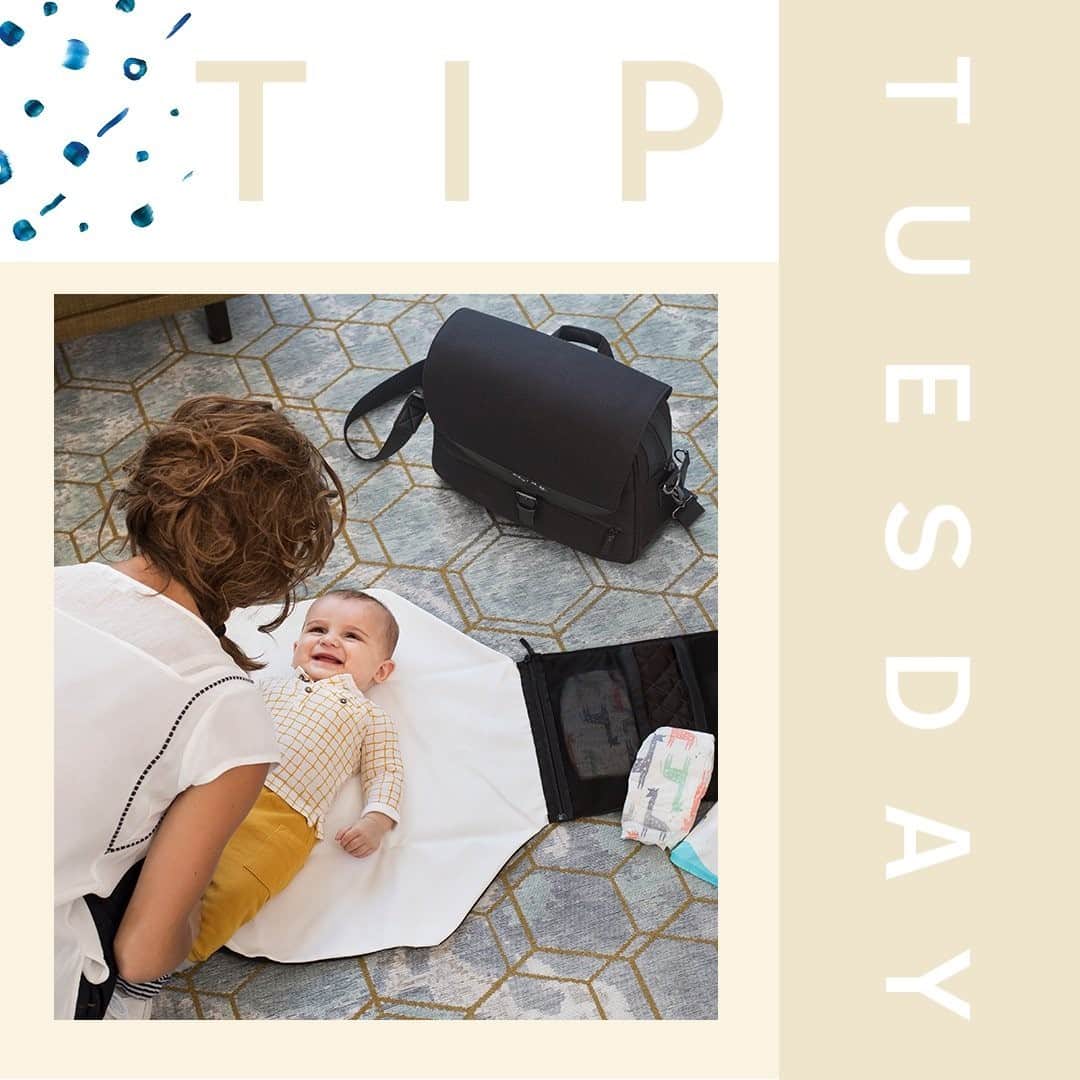 nunaさんのインスタグラム写真 - (nunaInstagram)「💡Tip Tuesday: Did you know that our diaper bag includes an insulated bottle bag and a changing pad clutch?   What's more, the changing pad clutch unfolds for a super large, wipeable space to change your little one.   Designed around your every need on the go!   👉 What are some must have items you keep in your diaper bag? Leave them down below 👇👇」11月25日 5時00分 - nuna_usa