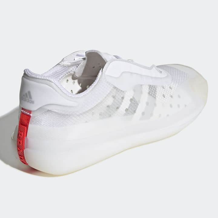 Sneaker Newsさんのインスタグラム写真 - (Sneaker NewsInstagram)「Prada and adidas are ready to launch their next collaboration very soon. The Luna Rossa 21 features a translucent TPU upper that reveals a perforated underlay with the iconic stripes, while a red rubberized strip of Prada's signature logo is on the heel. For official images, hit the link in our bio.」11月25日 5時02分 - sneakernews
