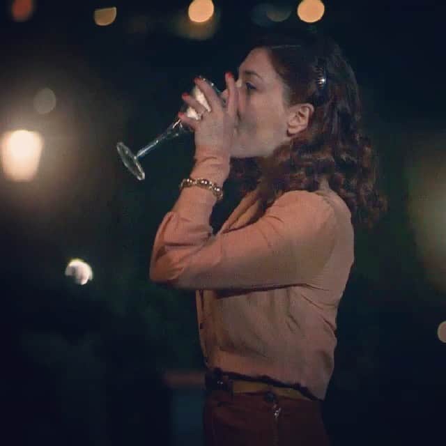 エレナ・サチンのインスタグラム：「This year doesn’t count, but cheers for the lovely birthday wishes.」