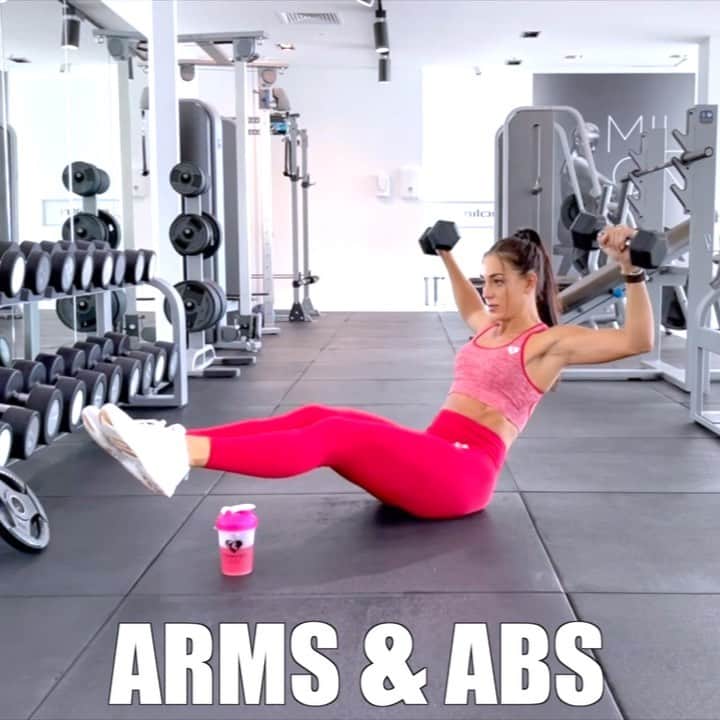 Danielle Robertsonのインスタグラム：「ARMS & ABS 💪🔥  The @womensbest Black Friday sale is still on with up to 70% off! Don’t miss out! Link in my bio.  Time to tone that core AND your upper body! This is a fun and challenging workout to build your ab and upper body strength. Quick and simple, give it a try and let me know how you go!  WORKOUT  3 SETS  12 x V-Sit w/ Fly 15 x Weighted Sit Up w/ Press 12 x Plank Up, Down 12 x Russian Twists w/ Overhead Lift 10 x Push Up w/ Shoulder Tap」