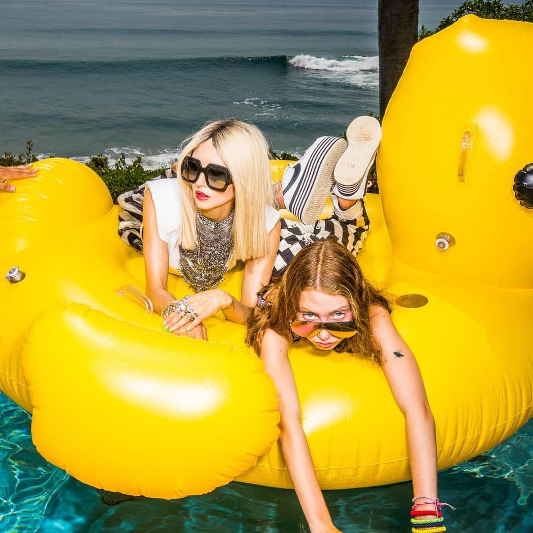 アリス+オリビアのインスタグラム：「Hard to believe my beautiful baby is 12 years old! @eloise.eisner I love you to the moon and back!!!」