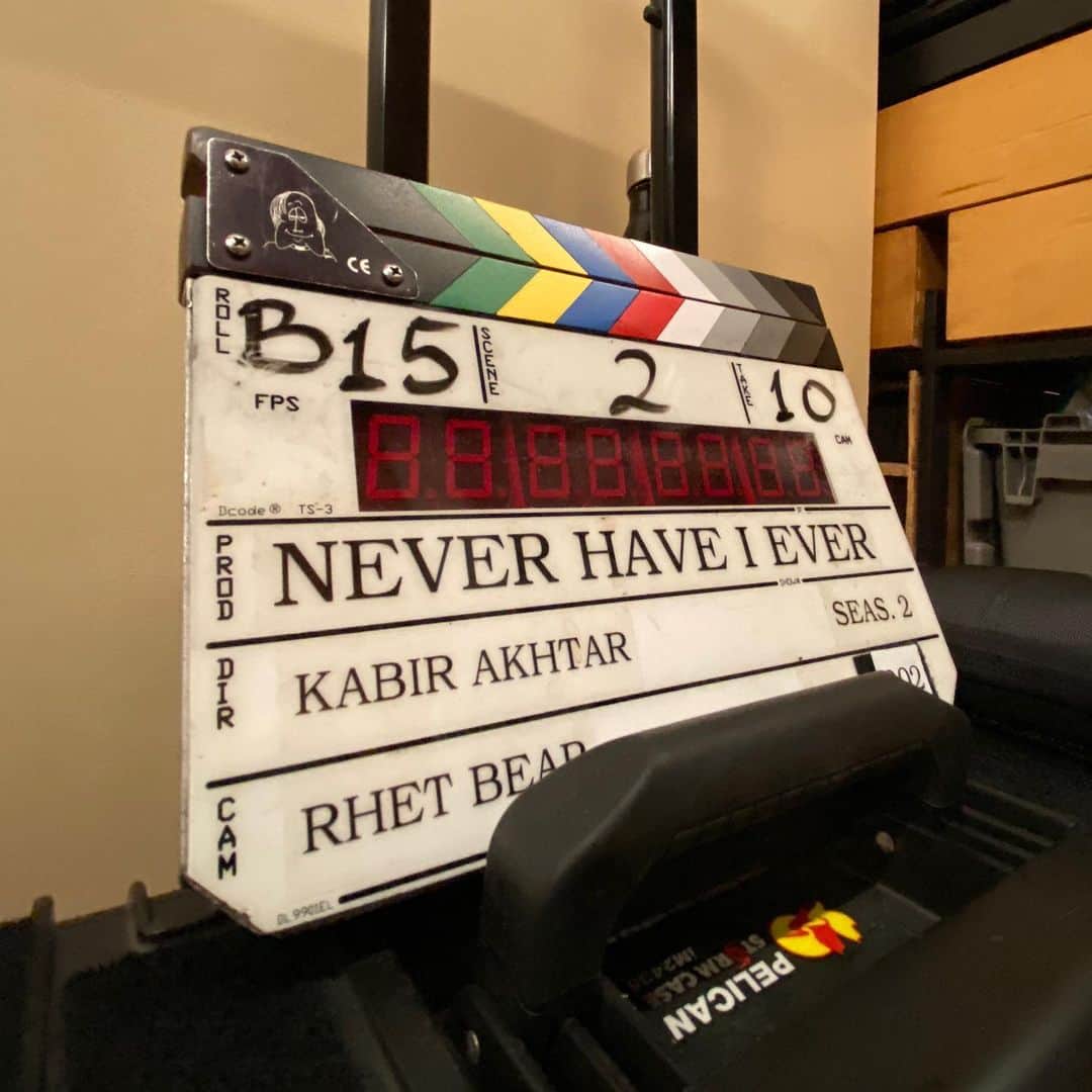 アダム・シャピロのインスタグラム：「Annnnnnnd we’re BACK. #NeverHaveIEver #Season2」