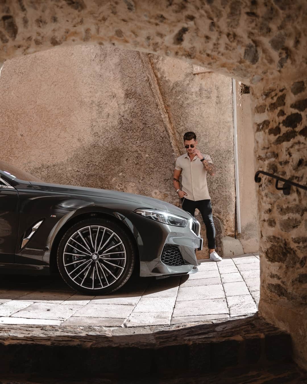 BMWのインスタグラム：「A place in the sun. The BMW 8 Series Coupé. #THE8 #BMW #8Series #BMWrepost @enes_kucevic_photography @andrehellmundt @aline.kaplan __ BMW M850i xDrive Coupé: Fuel consumption in l/100 km (combined): 10.0–9.9. CO2 emissions in g/km (combined): 227–224. Further information: www.bmw.com/disclaimer.  	 Acceleration (0-100 km/h): 3.7 s. Power: 390 kW, 530 hp, 750 Nm. Top speed (limited): 250 km/h.」