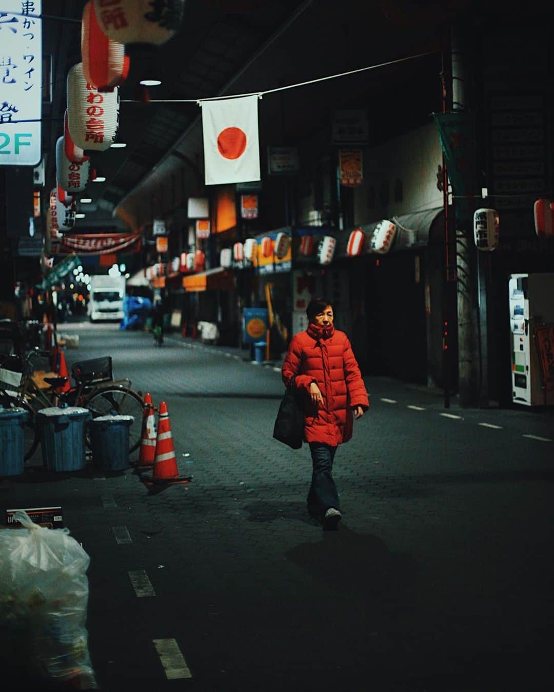 のインスタグラム：「#大阪　#写真　#日本　#japan #osaka #streetleaks #streetclassics #icu_japan #streetphotography #lovers_nippon #icu_japan #aspfeatures」