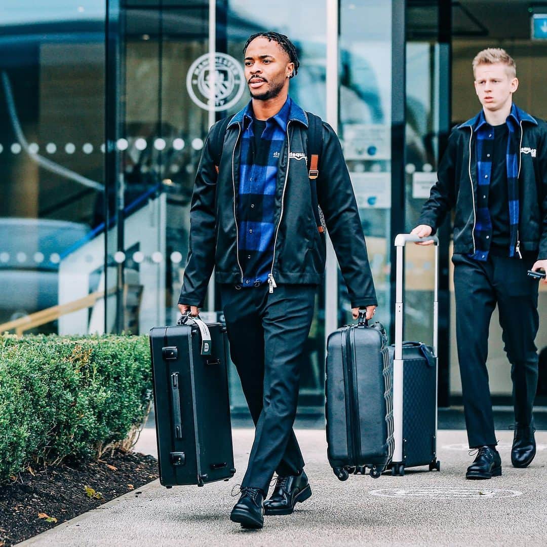 ラヒーム・スターリングのインスタグラム：「I mean business 💼」