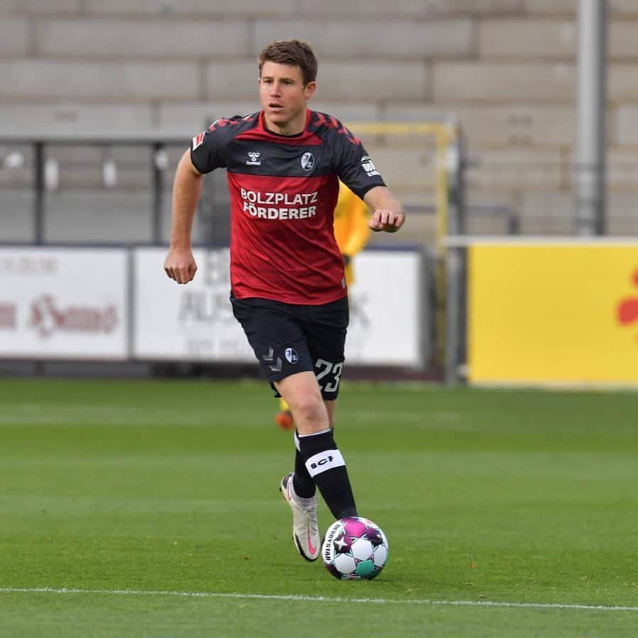 ドミニク・ハインツのインスタグラム：「Weiter hart arbeiten und am Samstag in Augsburg wieder alles raushauen @scfreiburg 💪✊ #immerweiter #zusammensindwirstark  🔜 #FCASCF ⚽️💯 @bundesliga」