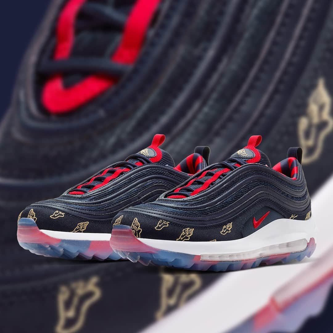 Sneaker Newsさんのインスタグラム写真 - (Sneaker NewsInstagram)「Nike Golf's "Wing It" collection for the US Open makes a return with this alternate navy blue iteration of the Air Max 97 G. For a full look at official images, hit the link in our bio.」11月25日 6時32分 - sneakernews