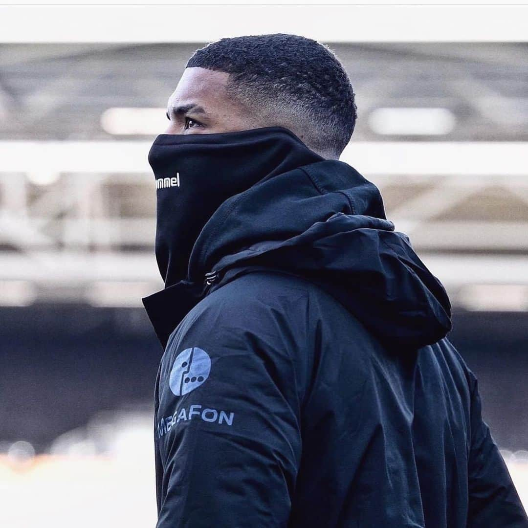 メイソン・ホールゲイトさんのインスタグラム写真 - (メイソン・ホールゲイトInstagram)「Focused 🥶」11月25日 6時41分 - masonholgate