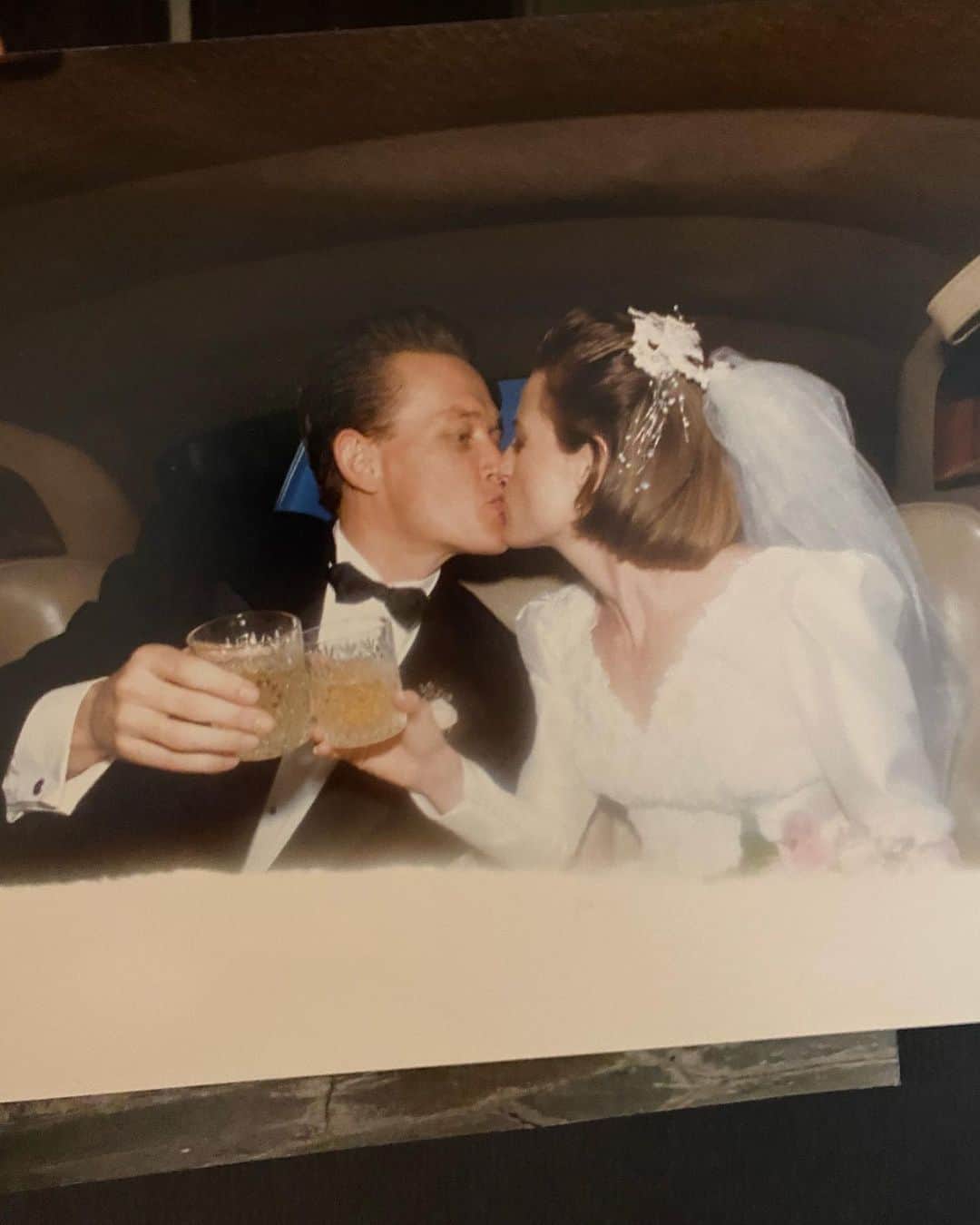 ロバート・パトリックさんのインスタグラム写真 - (ロバート・パトリックInstagram)「Thirty years ago today! Happy Anniversary @babspatrick wouldn’t be me without you! Love you! I’m in for another thirty! #grateful #blessed #happy #marriage」11月25日 6時50分 - ripfighter