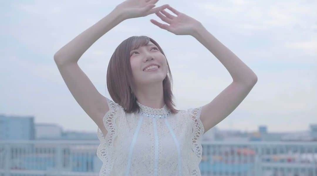 村井純奈のインスタグラム：「♡ ・ ・ ワンチャンアリーナ！ 初のMusic Video「青空をつかもう」 がYouTubeにて公開されています！！☺️ ・ 今の私達にも重なる点が沢山ある素敵な曲です。 ・ あなたの心にも届きますように…💭🐶💗 ・ #ワンチャンアリーナ #ワンアリ #青空をつかもう #mv #idol」