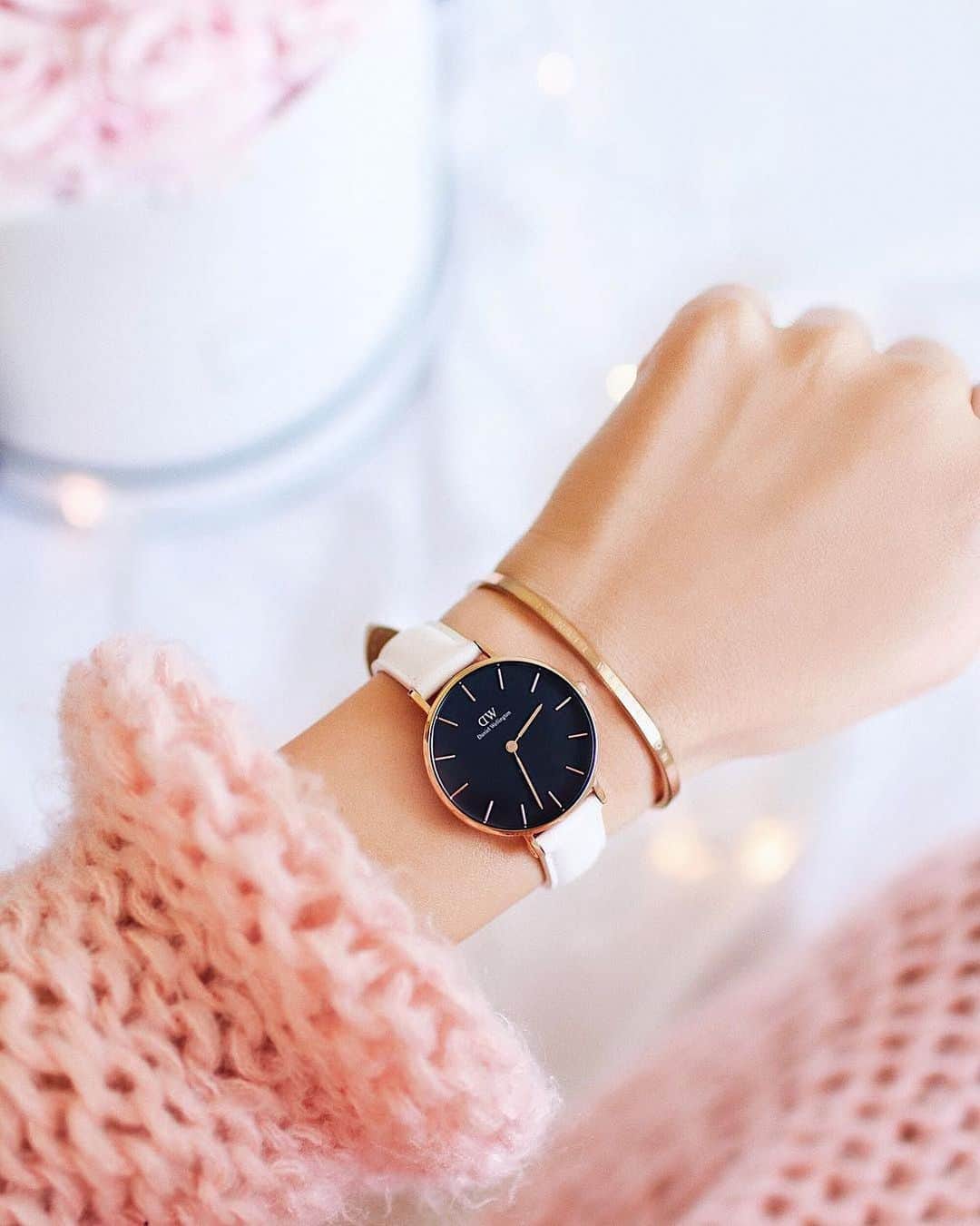 Style Fashion Luxuryのインスタグラム：「BLACK WEEK OFFERS! 50% OFF selected items + 15% EXTRA off with code  STYLEBOOK  on Danielwellington.com  @danielwellington」
