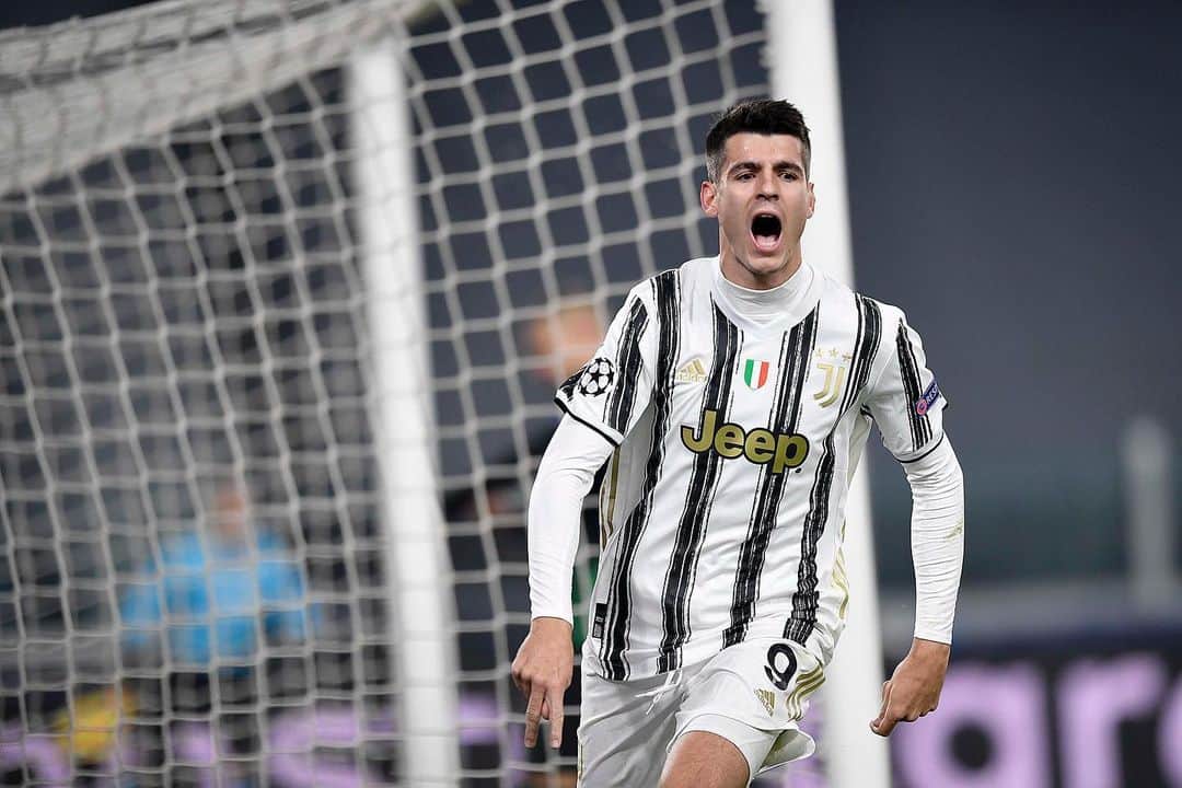 アルバロ・モラタのインスタグラム：「VAMOS!! +3 ⚪️⚫️❤️ @juventus」
