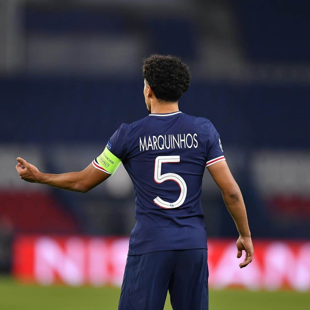 マルコス・アオアス・コレアのインスタグラム：「Victoire importante aujourd’hui, bravo les gars! @psg 💪🏾🔥 #AllezPSG」