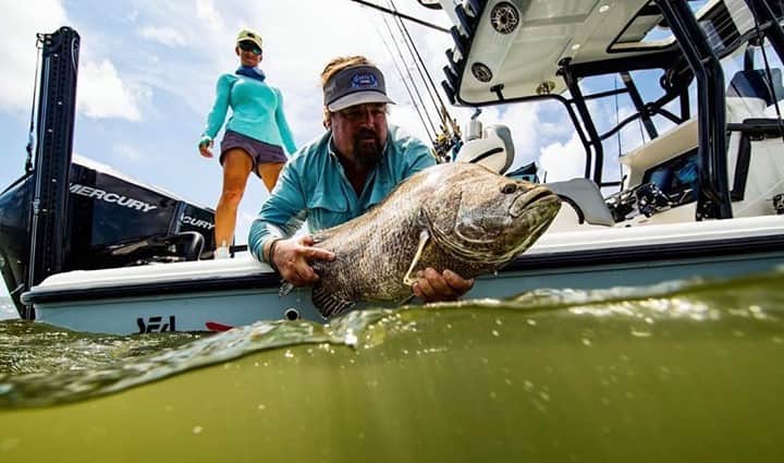 のインスタグラム：「Triple threat in Venice. 📷: @perrinjames1 @carterandrewsfishing @journeysouthoutfitters #SeeWhatsOutThere #BornOnTheWater」