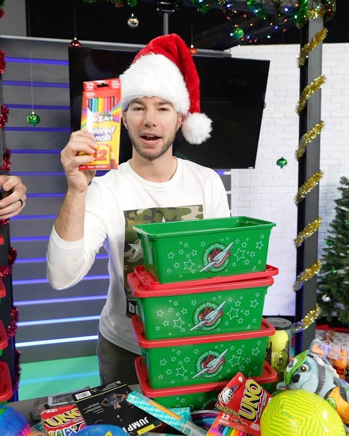 Dude Perfectのインスタグラム：「‘Tis the season! 🎅🎁 Please join us in supporting @operationchristmaschild to deliver the goods to children in need all around the world this Christmas!  Hit the link in our bio and build your own gift-filled shoebox online in just a few clicks 👊」