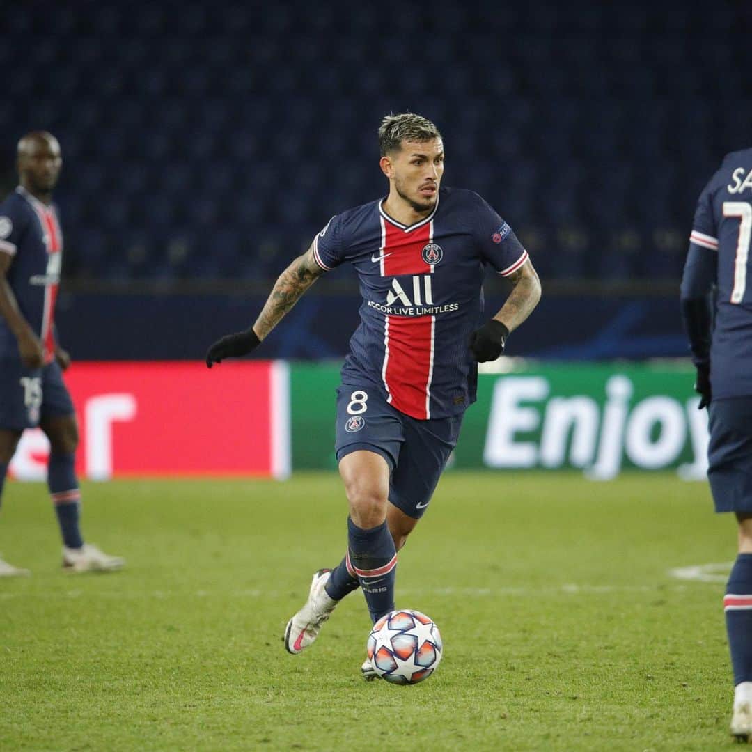 レアンドロ・ダニエル・パレデスのインスタグラム：「3 points vitaux Vamos 💪🏽 #AllezParis #UCL」