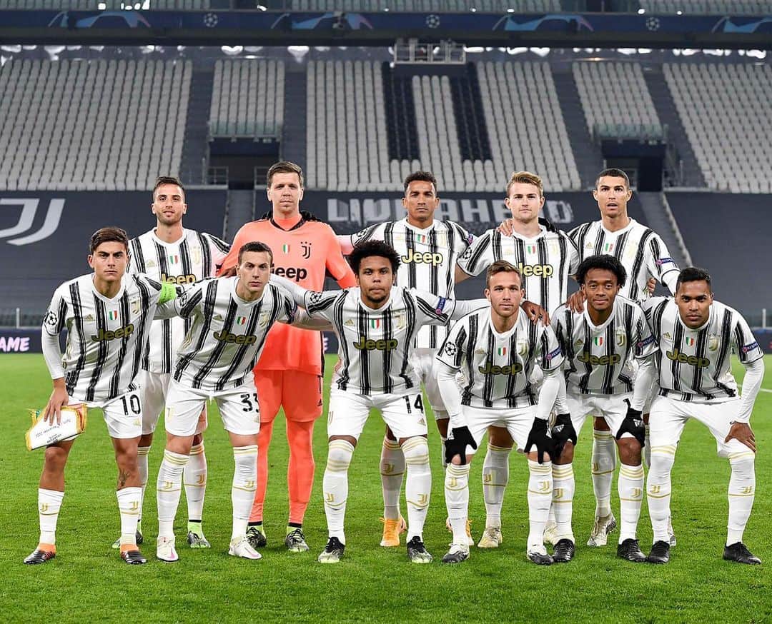 ヴォイチェフ・シュチェスニーのインスタグラム：「Every second of a game counts! Now onto the Round of 16! ✅💪⚽️  #ForzaJuve #UCL #finoallafine」