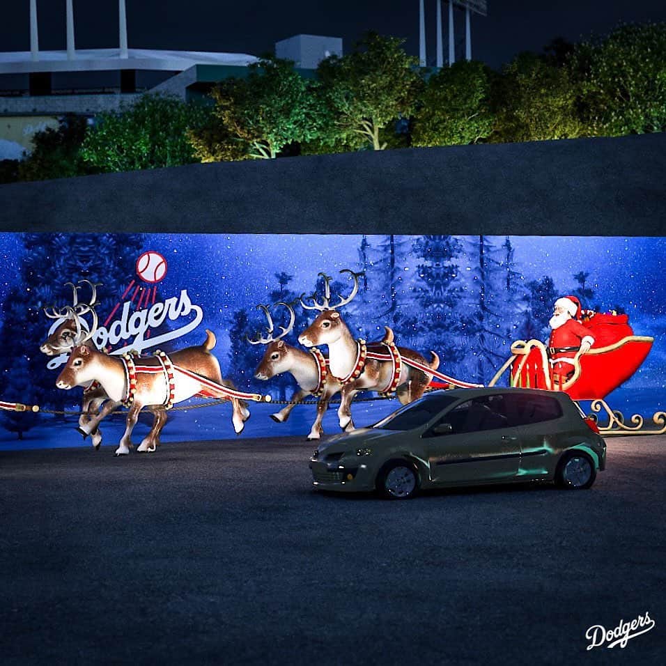 Los Angeles Dodgersさんのインスタグラム写真 - (Los Angeles DodgersInstagram)「Do it for the ‘gram. ⁣ ⁣ Don’t miss opening week for the #DodgersHolidayFestival starting this Friday! Get your tickets now at Dodgers.com/holidayfestival.」11月25日 8時33分 - dodgers