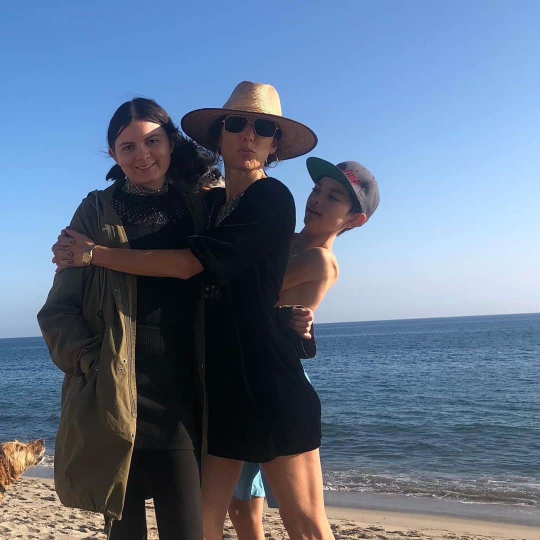 ローラ・グラウディーニさんのインスタグラム写真 - (ローラ・グラウディーニInstagram)「Happy place with my loves #family #joanledog #malibu #birthdaygirl #sagittarius」11月25日 8時43分 - trulylolaglaudini