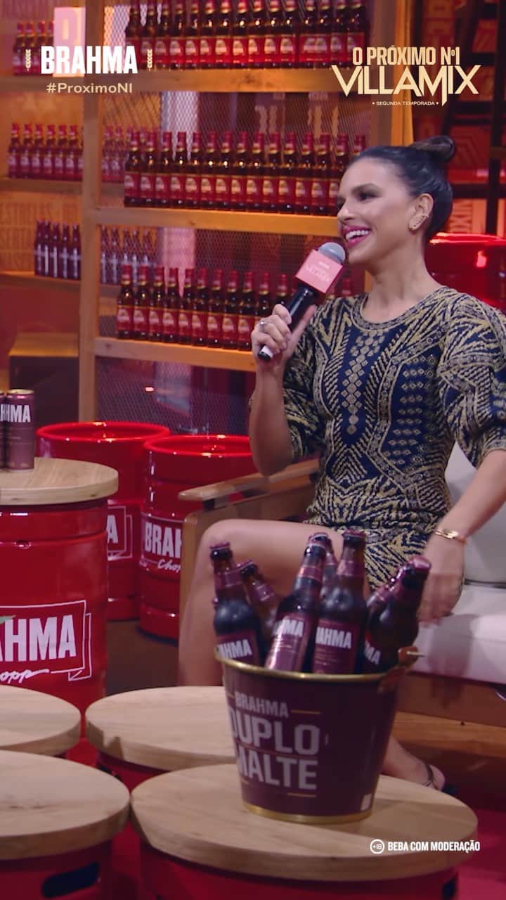Mariana Riosのインスタグラム：「Amores o que foi o #ProximoN1 desta semana, alguém me explica? De cara cheguei chegando com a maravilhosa da @Lauanaprado e a @Brahmacerveja garantiu o brinde e a emoção deste final de semana com uma batalha acirrádissima em que o @BergGonzaga garantiu sua vaga na grande final. Vocês não tão entendendo o que foi esse dia!  E já anota aí porque sábado o reality é com @osmenotti e seu time, cheio de modão, batalhas e muita música. Ao vivo, às 20H, no @Multishow e no Youtube do @VillaMix.   #apreciecommoderacao」