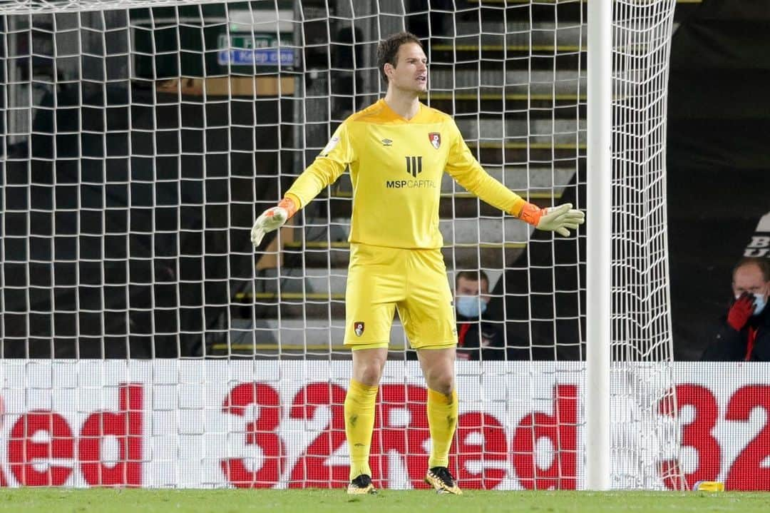 アスミル・ベゴヴィッチさんのインスタグラム写真 - (アスミル・ベゴヴィッチInstagram)「Another important win tonight. +3 @officialafcb @ab1gk 🍒⚽️🆎🧤」11月25日 9時07分 - asmir1