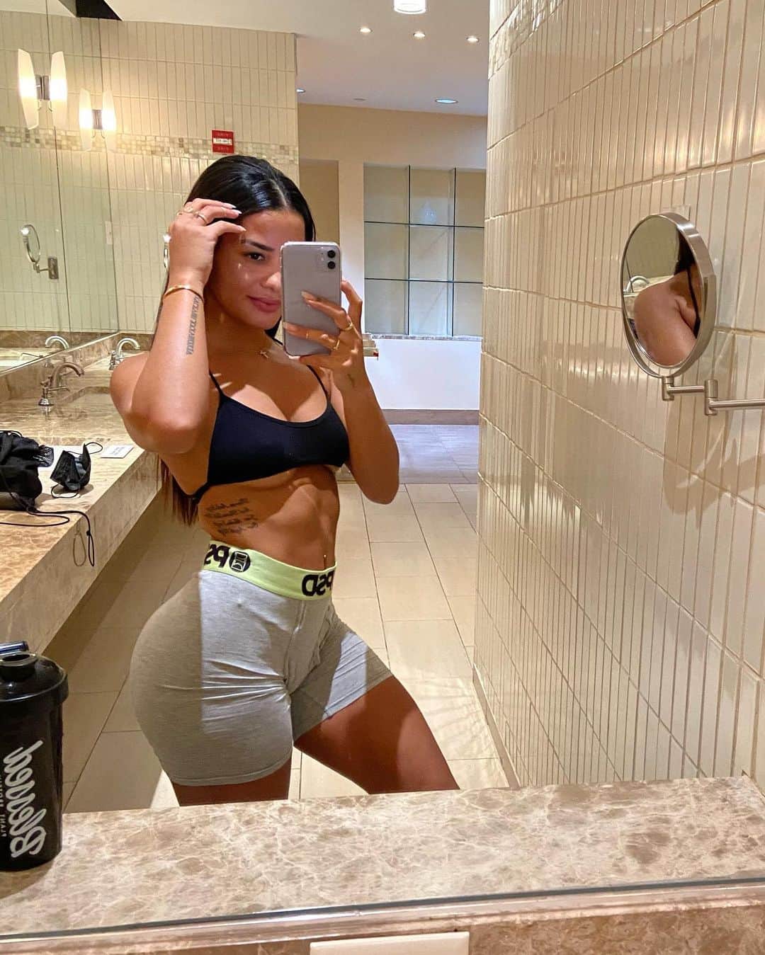 Katya Elise Henryさんのインスタグラム写真 - (Katya Elise HenryInstagram)「@ehplabs Black Friday sale ⚡️ over 60% off supplement stacks if you use code KATYA10 + 20% off individual supplements also using code KATYA10 at www.ehplabs.com ⚡️ my most used & favs: blessed protein chocolate coconut, psi blue raz, oxyshred kiss my peach! don’t miss out 😈 #ehplabspartner」11月25日 10時25分 - katyaelisehenry