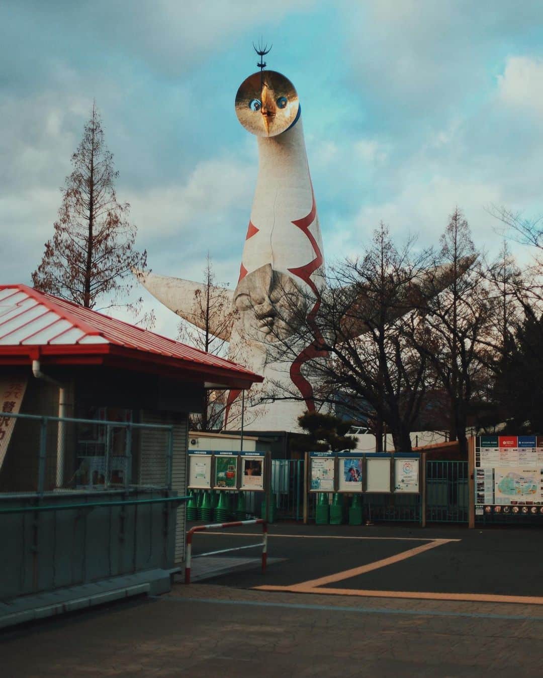 のインスタグラム：「#太陽の塔 #岡本太郎 #大阪　#towerofthesun #tarookamoto #osaka #expocityosaka #reco_ig」