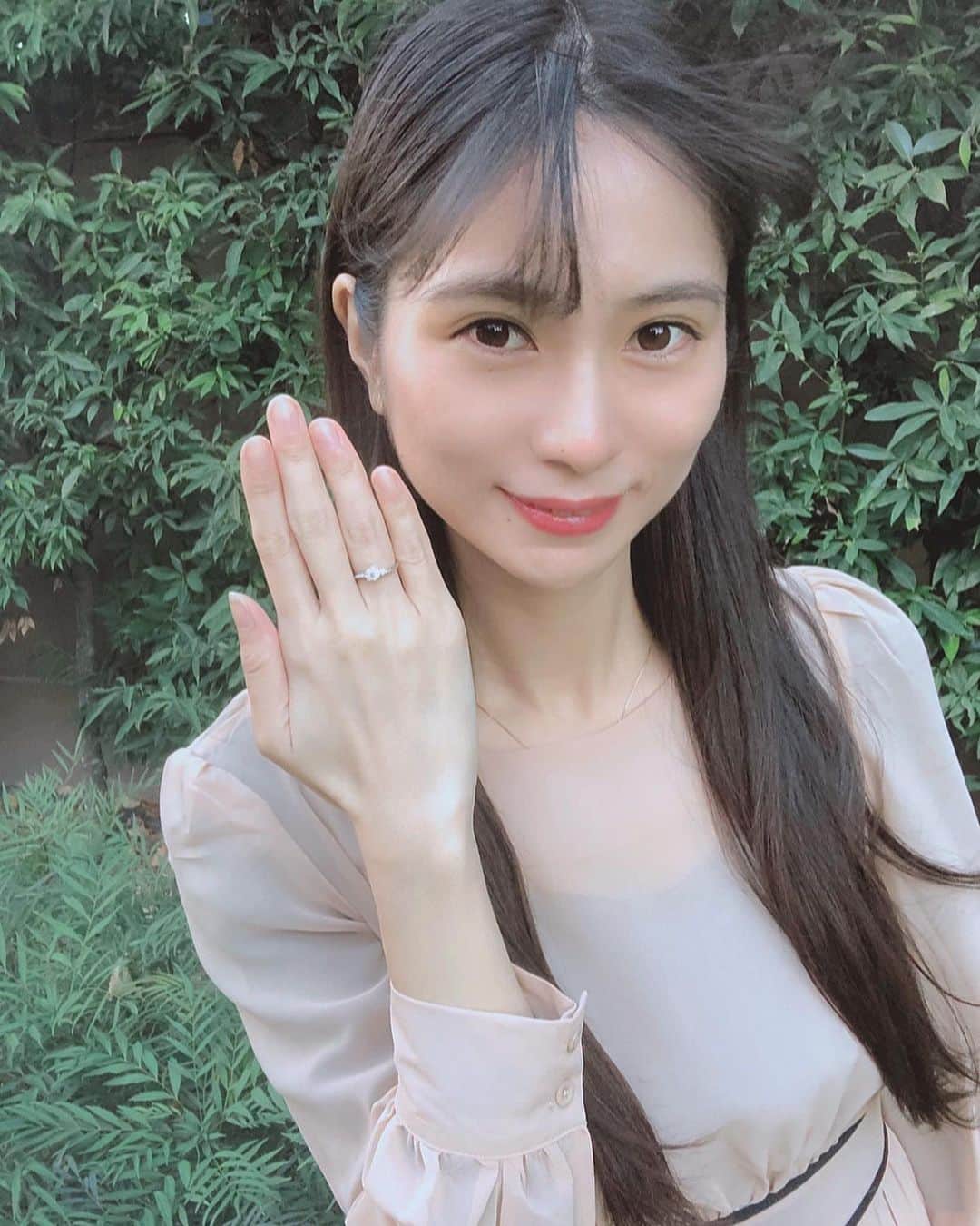 高瀬友規奈のインスタグラム：「JUST GOT MARRIED💍  I am so happy to share this news that I just married the sweetest person in the whole world. He always makes me laugh the way I didn’t even know I can laugh that hard before, he always supports me the way I never feel uncomfortable to do what I want to, and he always loves me the way I couldn’t even imagine before I met him. I now proudly can say I’m the happiest girl on earth.   Thank you all for being my side and wishing me luck all the time. I’ll keep doing my best to my career and will be the best wife!  ps. The second pic is the when I said ‘Yes!’  Lots of love, Yukina ・ ・ ・ ご報告  私事ではございますが、この度素敵なご縁に恵まれ2020年11月22日に入籍致しましたことをご報告させていただきます。 お相手の方は私が2016年より在住していたロサンゼルスで知り合った方です。 今後もお仕事、そして家庭との両立とより一層邁進して参りますのでどうぞよろしくお願い致します。  高瀬友規奈」